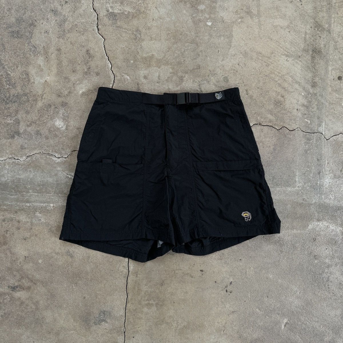 Mountain Hardwear Mountain Hardwear Nylon Black Outdoor Cargo Shorts Size 28" / US 6 / IT 42 - 1 Thumbnail