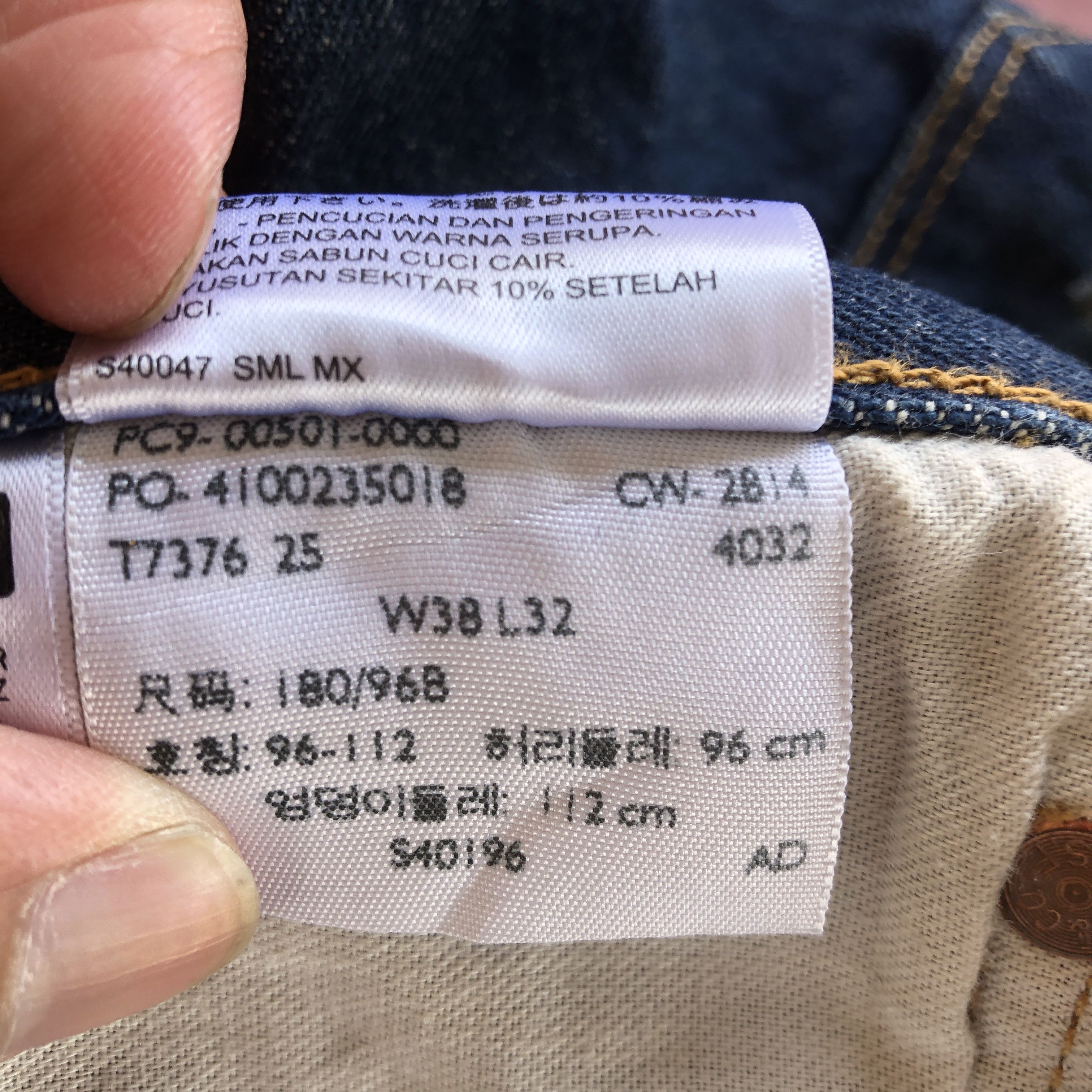 Levi's Vintage Y2K Levis 501 RedTab DarkWash Button Fly Jeans Denim Size US 36 / EU 52 - 9 Thumbnail