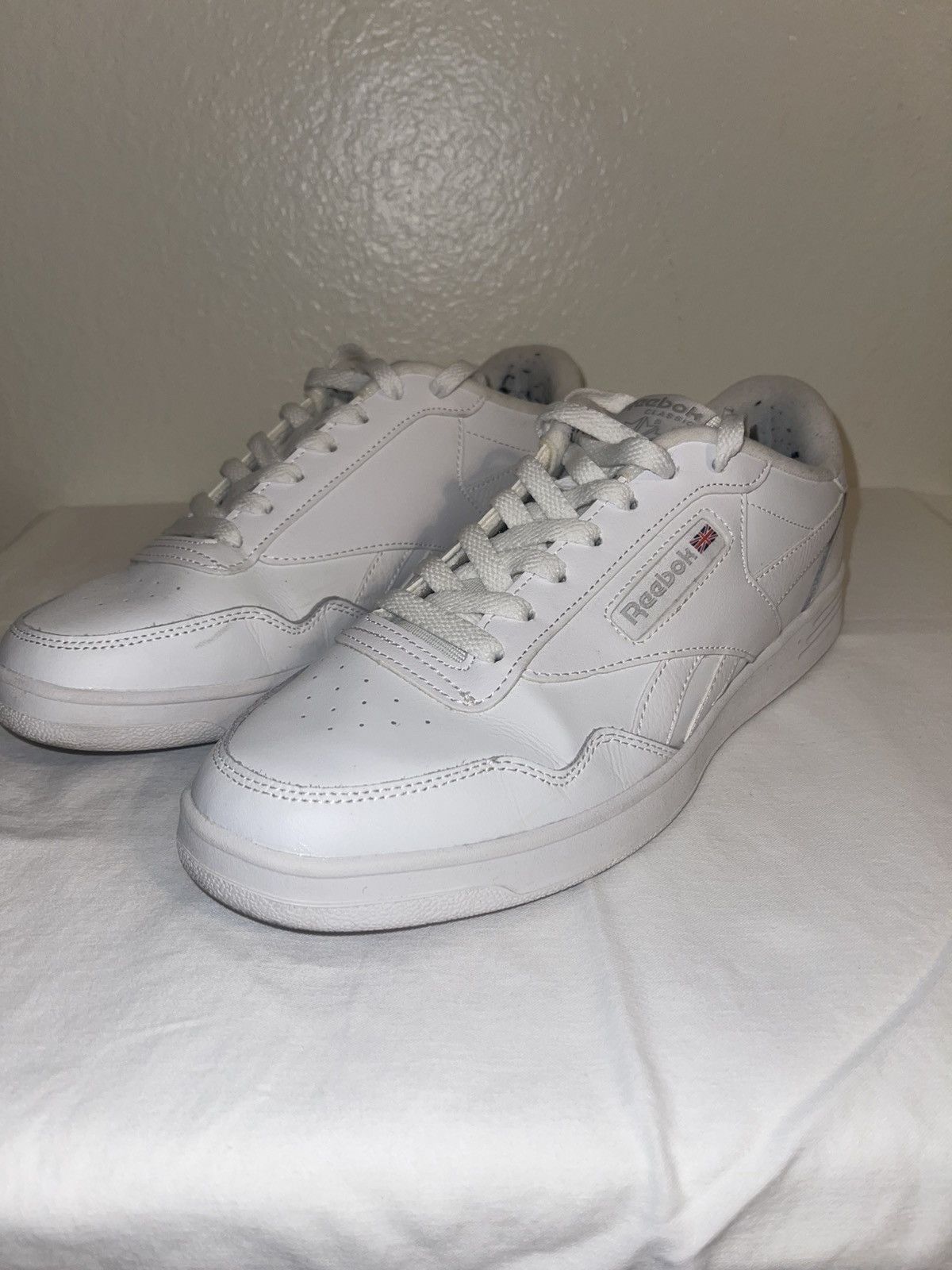 Reebok Reebok Original - All White - Good Condition - Sz 9 Size US 9 / EU 42 - 1 Thumbnail