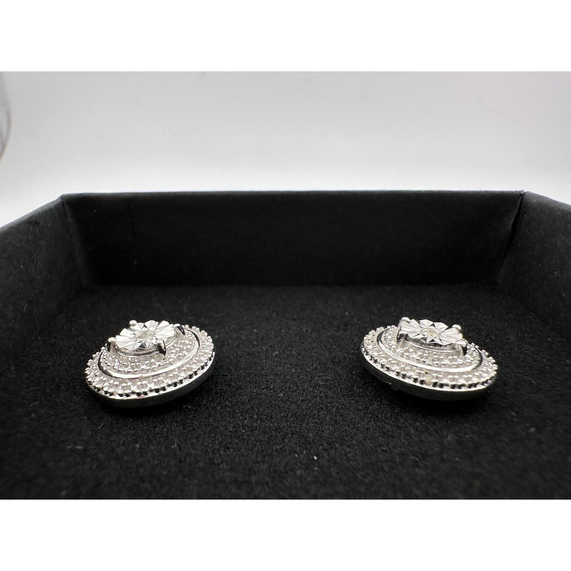 Other Round Illusion Diamond Stud Earrings Size ONE SIZE - 9 Thumbnail