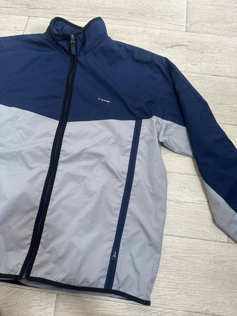Nike Vintage Nike Silver Tag Windbreaker Jacket Navy Gray L XL Size US L / EU 52-54 / 3 - 4 Thumbnail