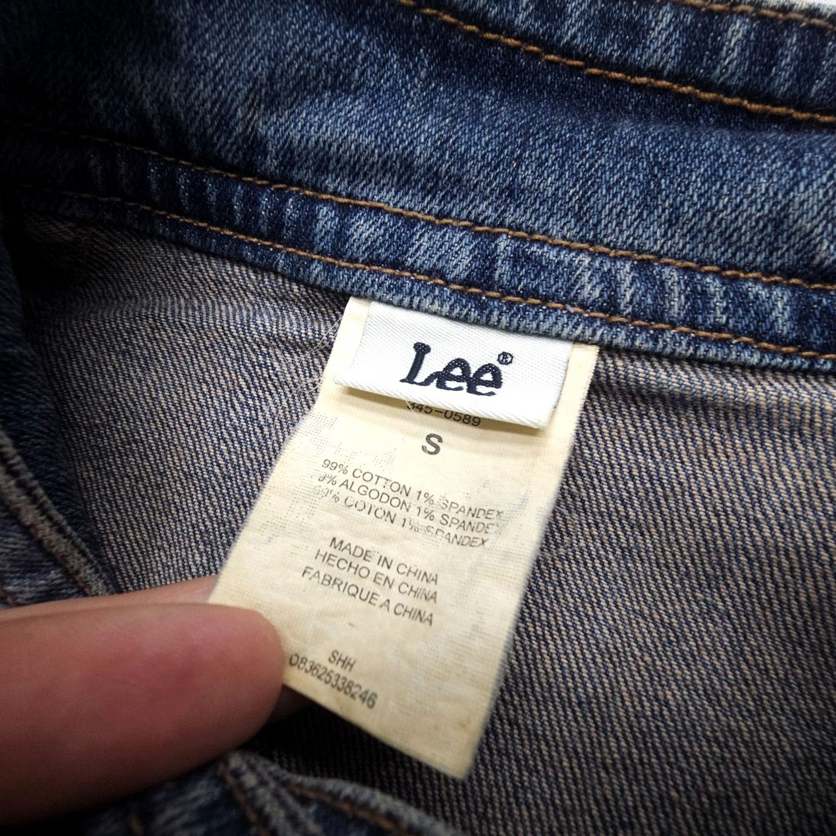 Lee VINTAGE Lee Denim Jacket Womens Small Blue Trucker Crop Western 2000s Size S / US 4 / IT 40 - 7 Thumbnail
