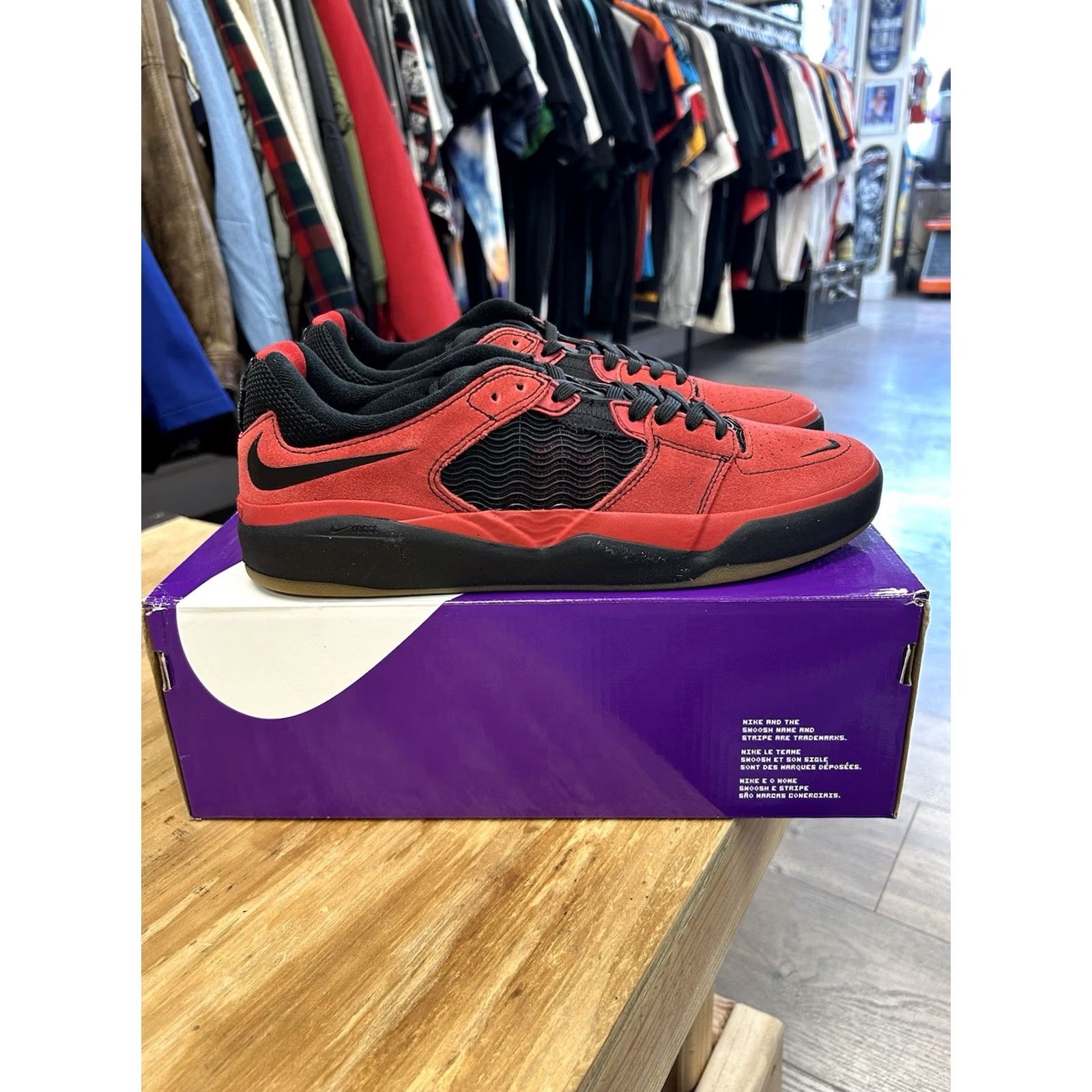 Nike Nike SB Ishod Varsity Red-Black-Var curr Red-Gum Brown Skate Sneaker 9.5 Men DC7232-600 Size US 10 / EU 43 - 3 Thumbnail