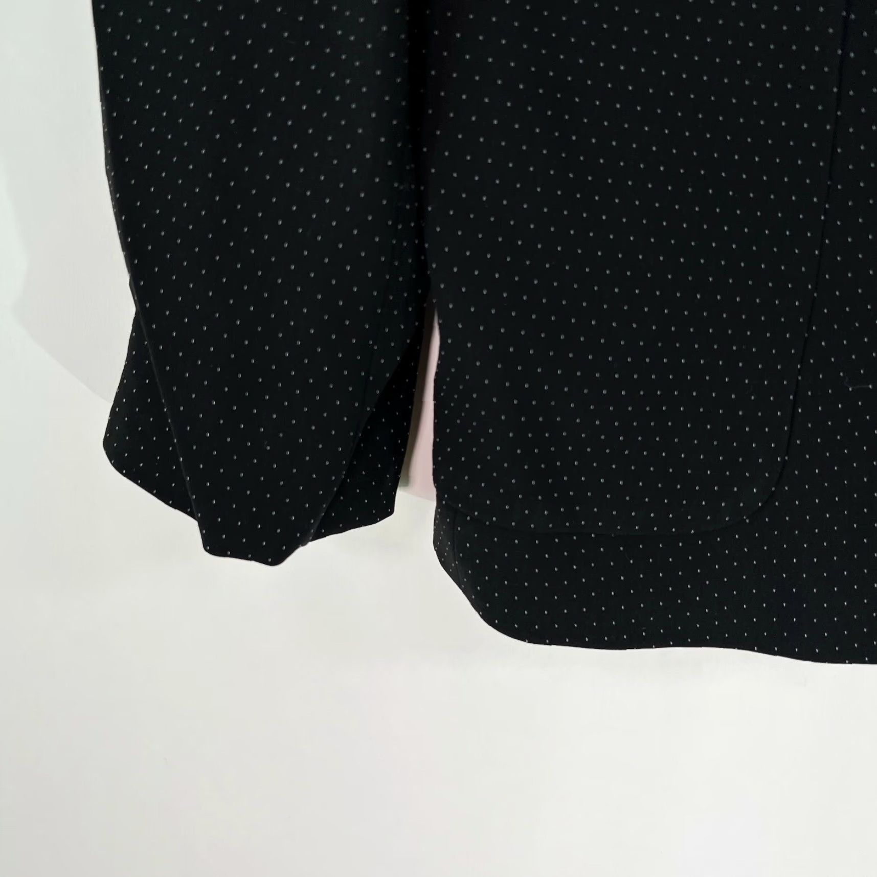 Jones New York Jones New York Womens Blazer Dot Print Black 10 Long Sleeve Formal Jacket 2 Button Notch Lining Acetate Polyester Shirts? Size L / US 10 / IT 46 - 5 Thumbnail