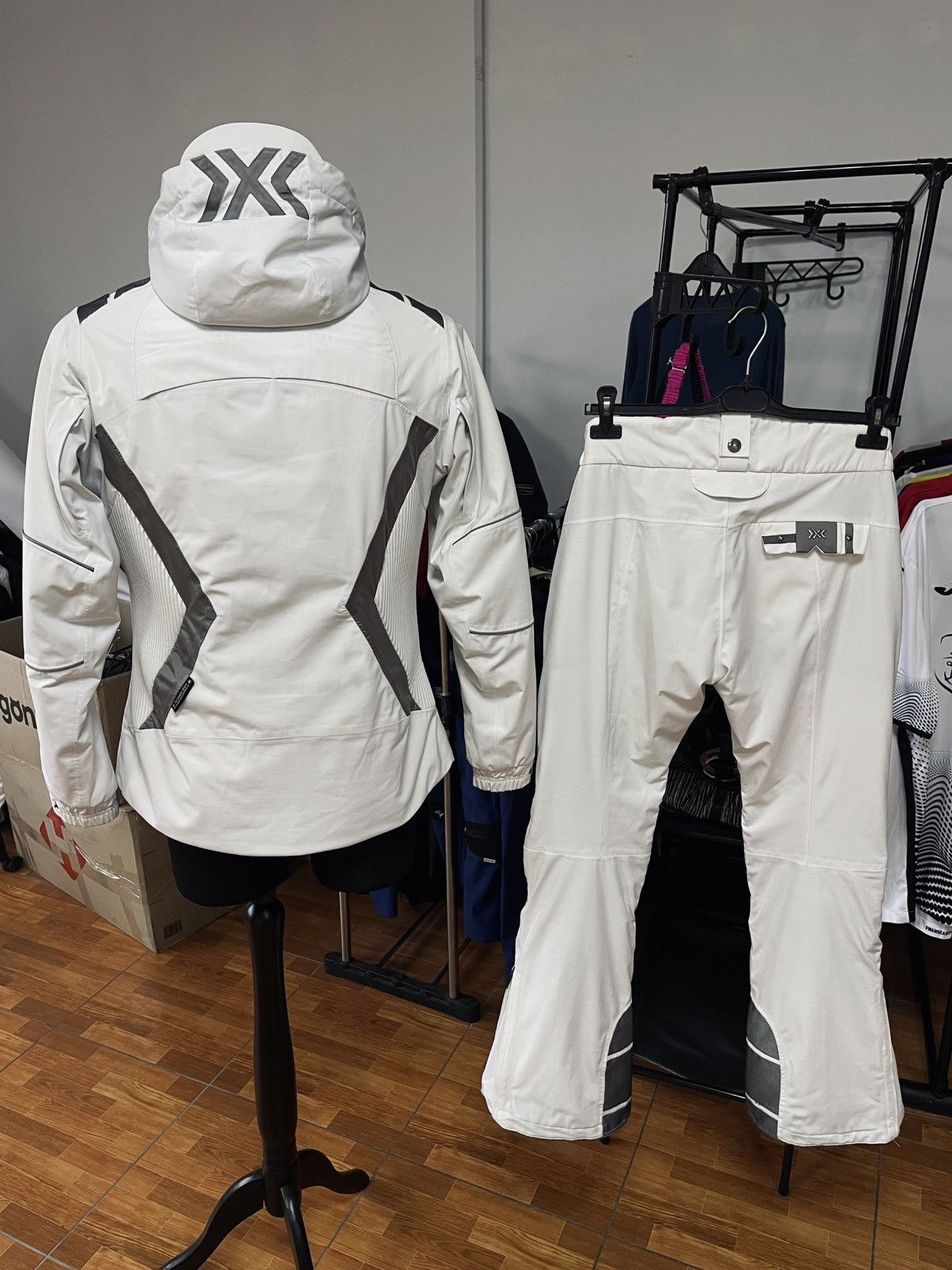 Other X-Bionic Xitanit Ski EVO Suit Women Technology Jacket Pants Size M / US 6-8 / IT 42-44 - 2 Thumbnail