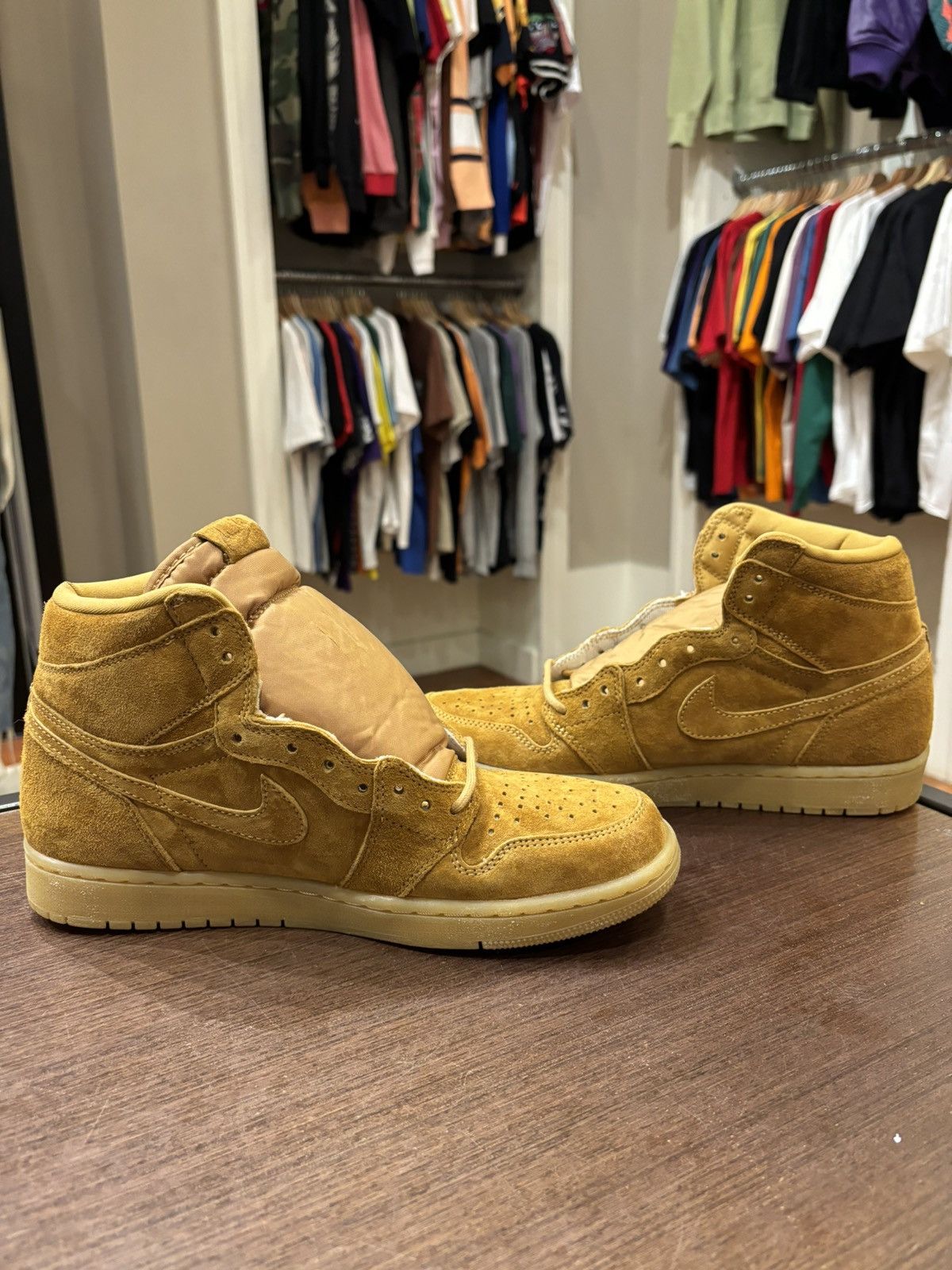 Jordan Brand Jordan 1 ‘Wheat’ Size US 10 / EU 43 - 2 Thumbnail