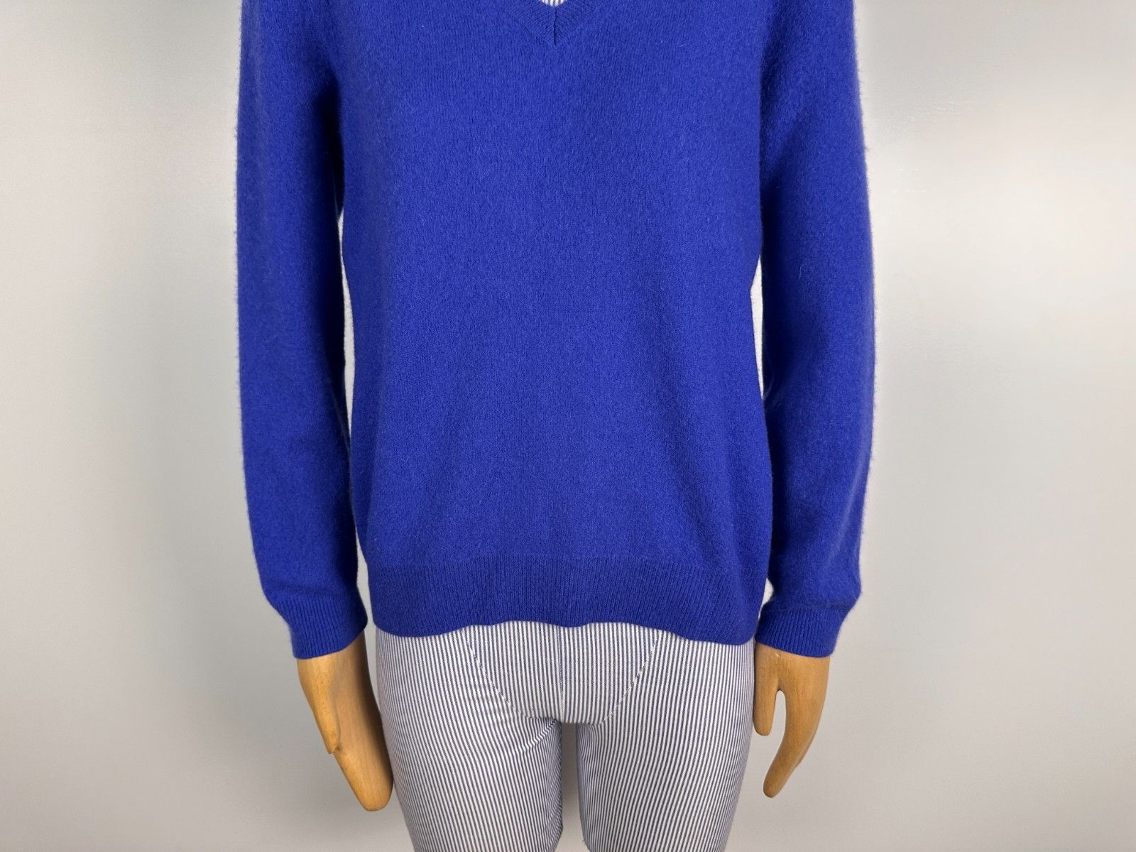 Other F&F 100% Cashmere V-Neck Jumper Sweater Blue Size UK16 Size XL / US 12-14 / IT 48-50 - 3 Thumbnail