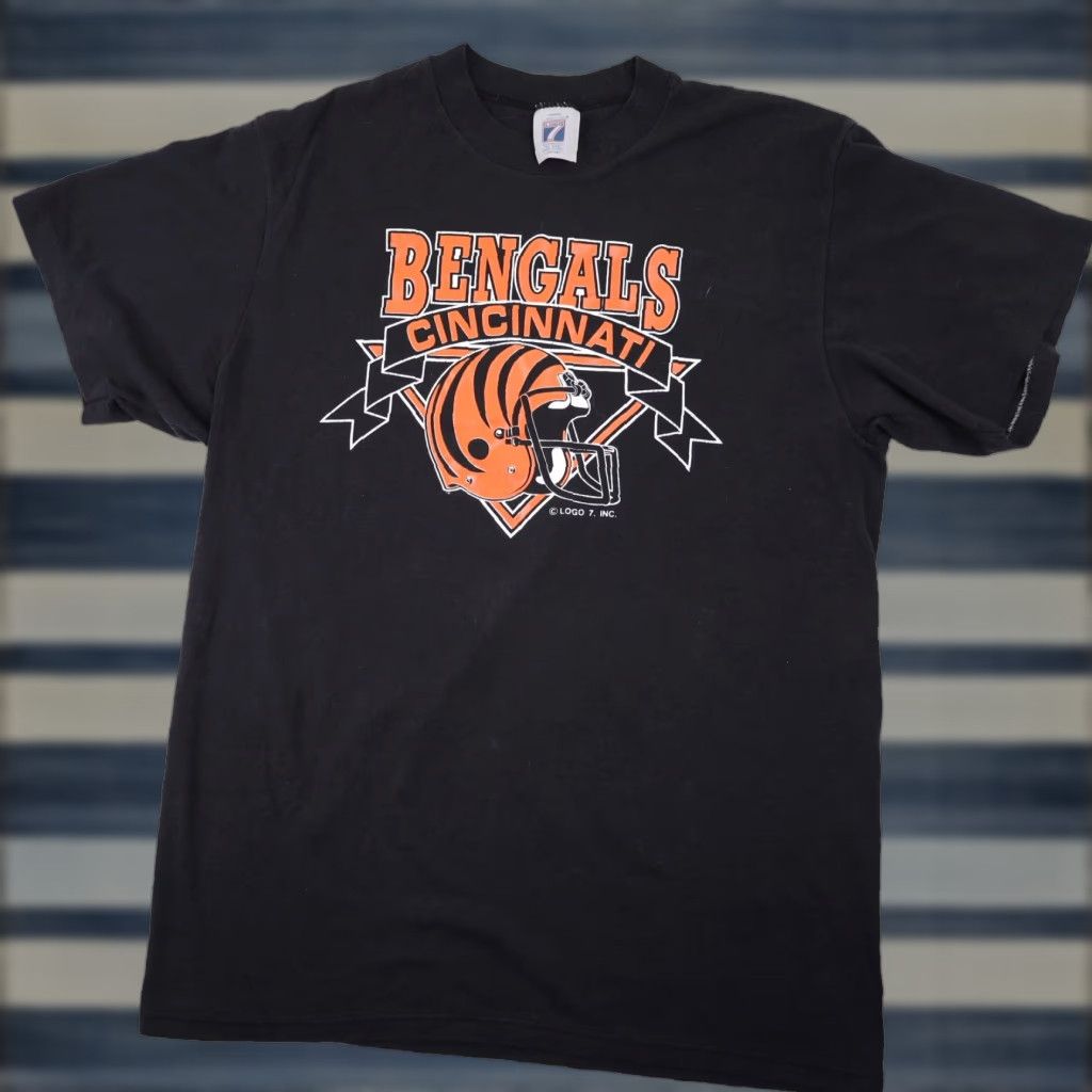 Logo 7 VINTAGE Cincinnati Bengals Logo 7 Graphic T Shirt Mens Large Black T-Shirt Size US L / EU 52-54 / 3 - 1 Thumbnail