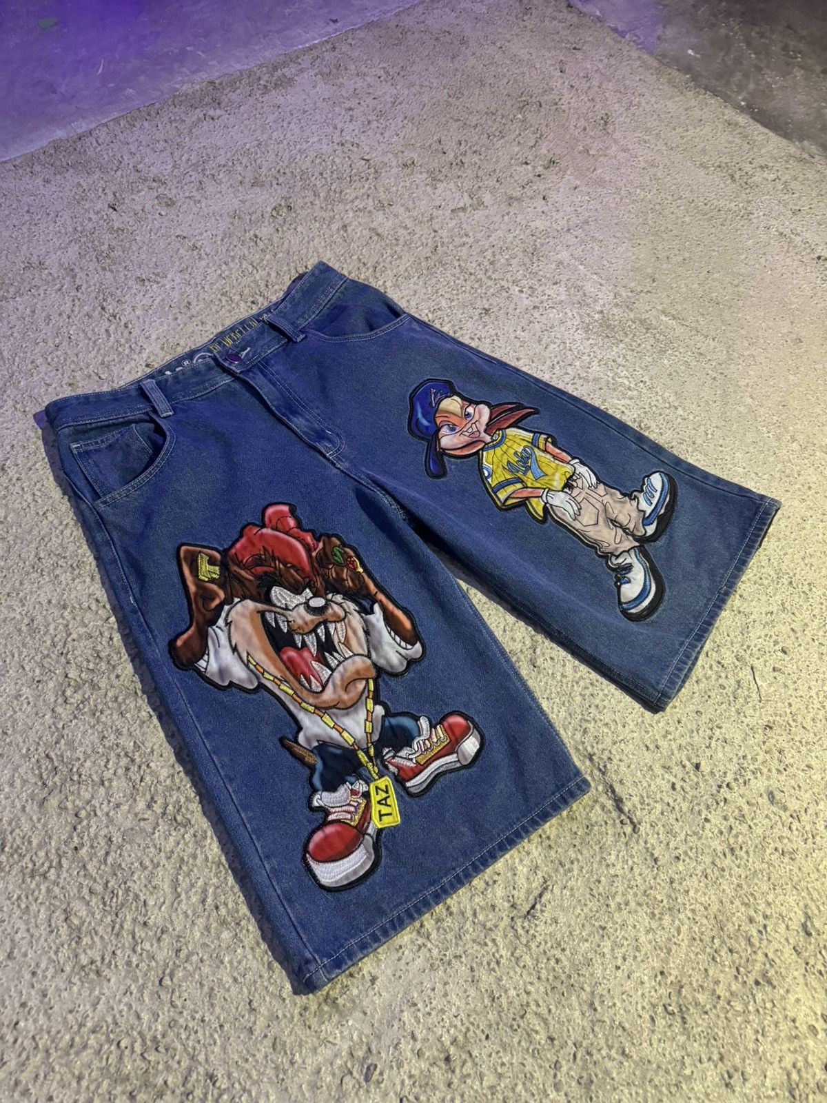 Vintage Looney Toons Jorts Size US 32 / EU 48 - 1 Thumbnail