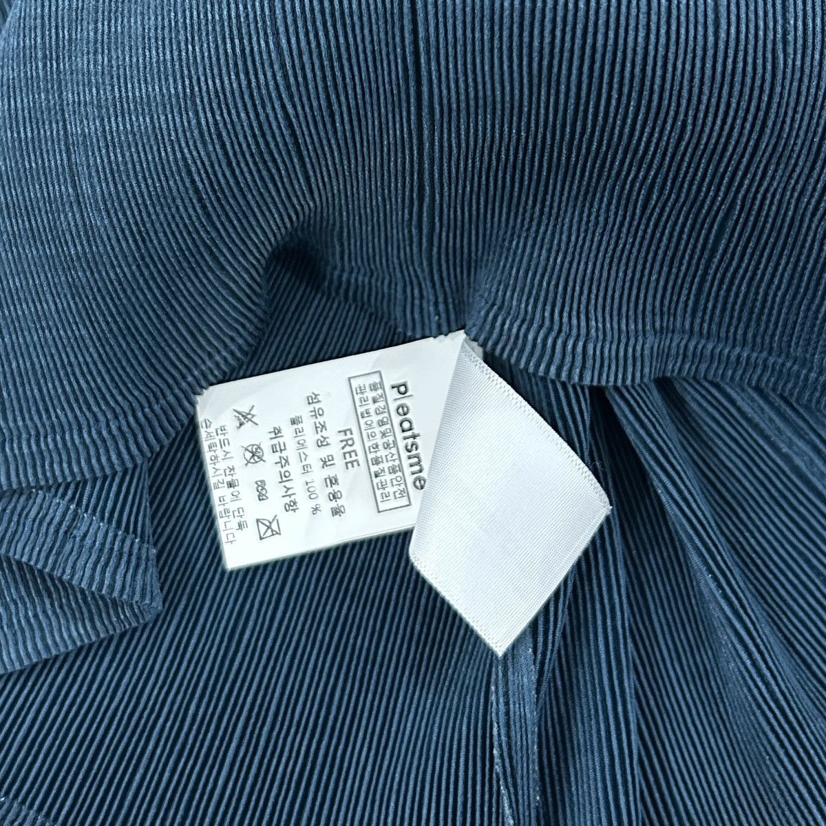 Pleats Please Issey Miyake Vintage Pleatsme By Issey Miyake Pletaed Long Sleeve Size ONE SIZE - 8 Thumbnail