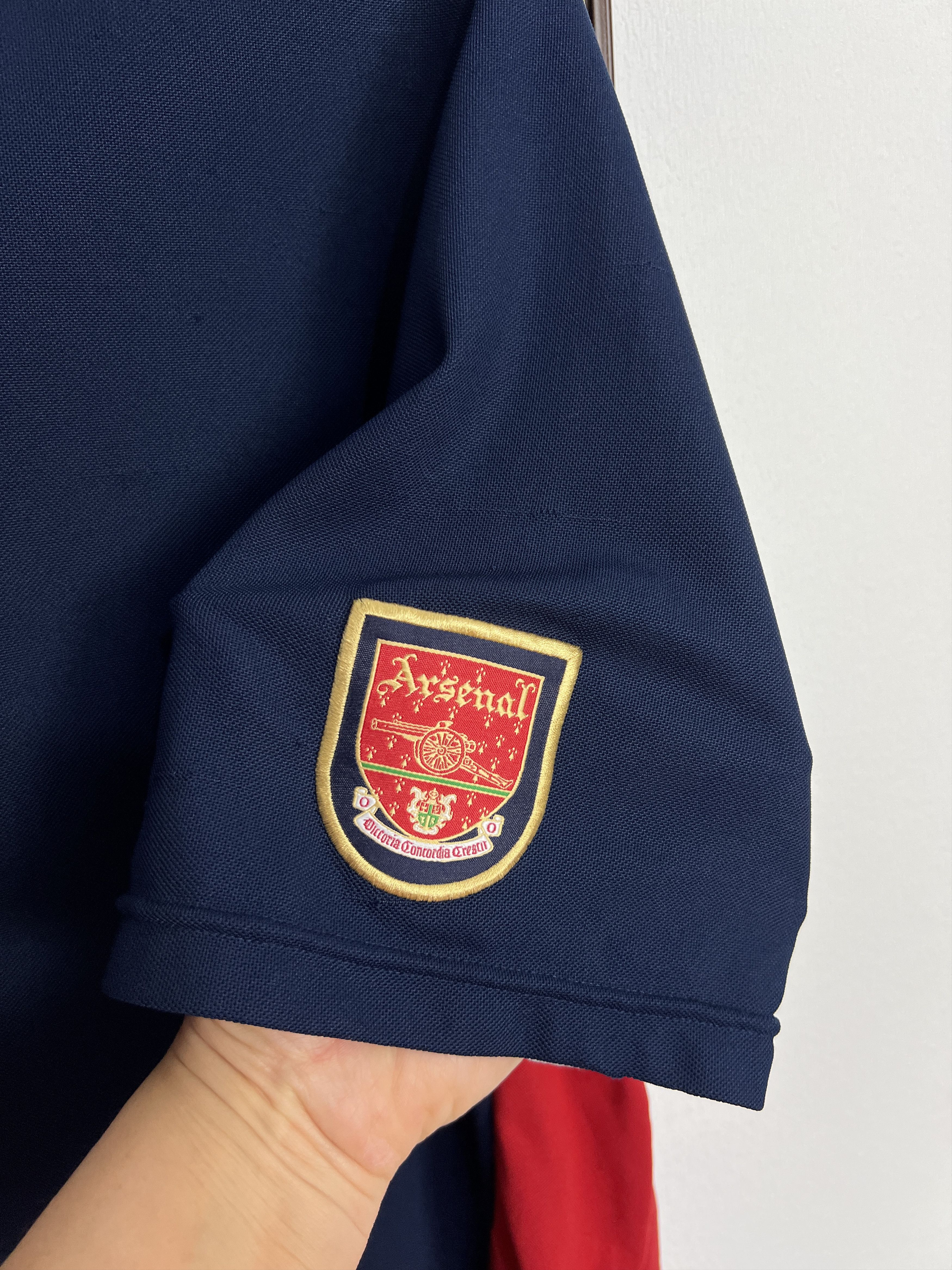 Nike Vintage Arsenal Football Shirt Train Soccer Jersey Gunners Size US L / EU 52-54 / 3 - 4 Thumbnail