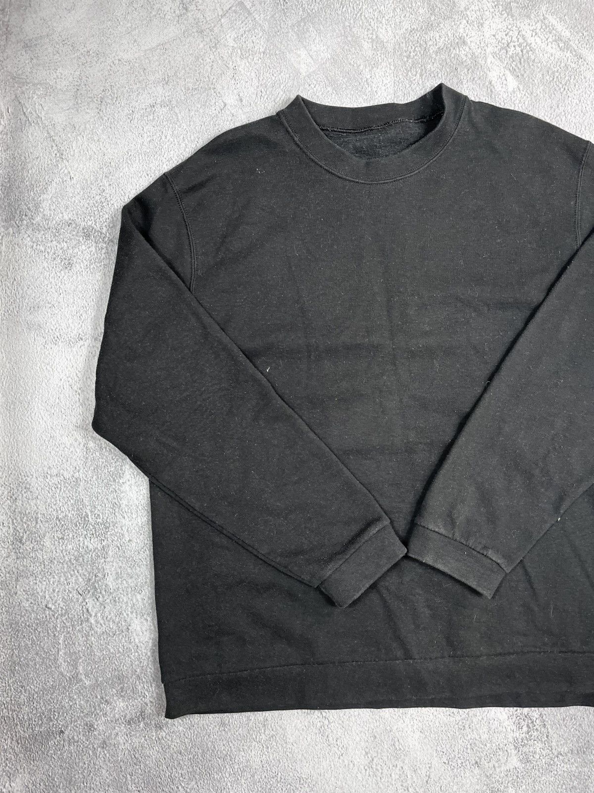 Japanese Brand × Vintage Vintage Y2K black blank faded sweatshirt streetwear style L Size US L / EU 52-54 / 3 - 3 Thumbnail