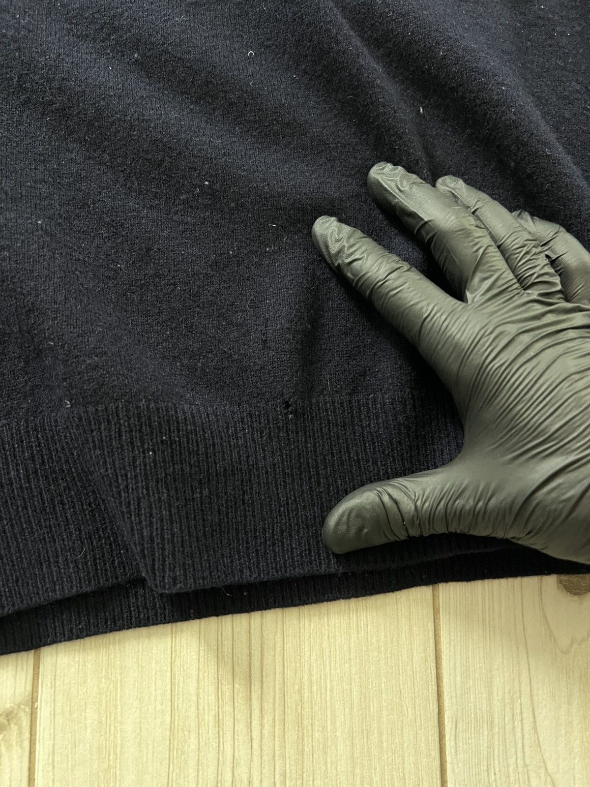 Comme des Garcons Comme des Garçons Blue PLAY V-neck Sweater Japan Medium Size US M / EU 48-50 / 2 - 12 Thumbnail