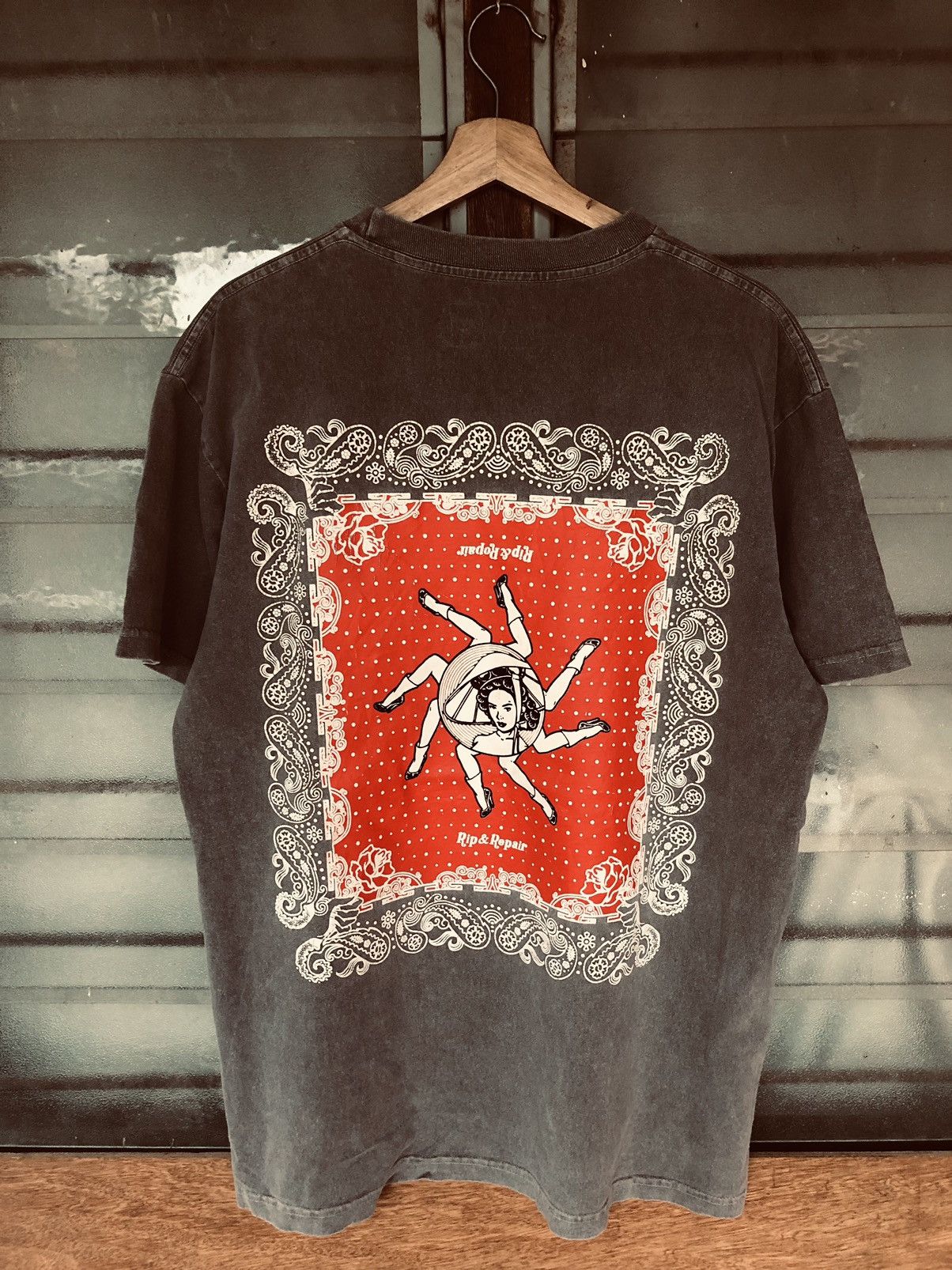 Vintage Vintage Rip & Repair Made In USA Shirt Tee Size US XL / EU 56 / 4 - 8 Thumbnail
