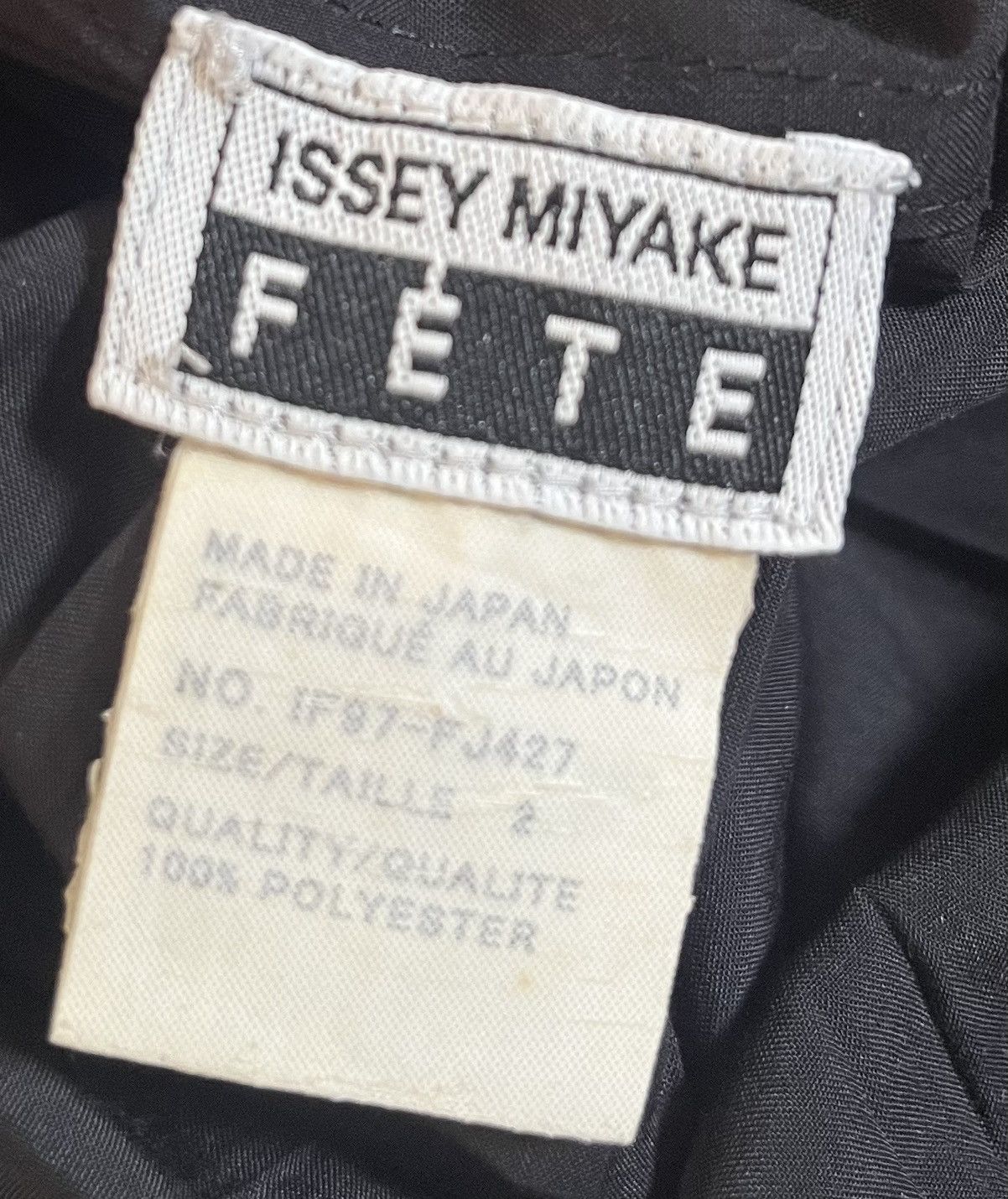 Issey Miyake TAX FREE 🇺🇸 issey miyake fete pleated long button up shirt Size US S / EU 44-46 / 1 - 3 Thumbnail