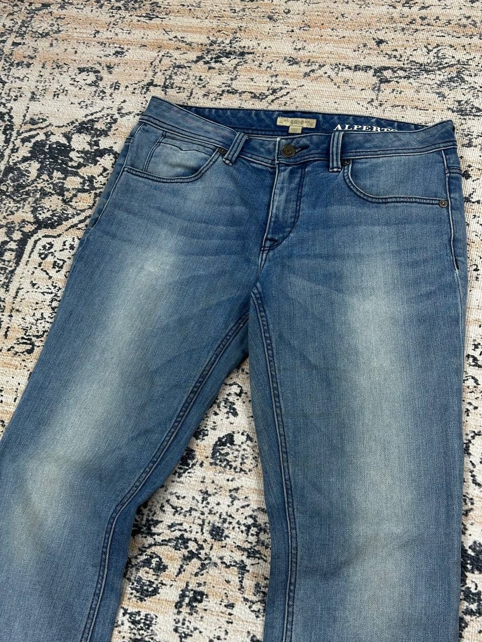 Burberry × Vintage Vintage Burberry Cropped Light Denim Jeans Size 27" / US 4 / IT 40 - 4 Thumbnail