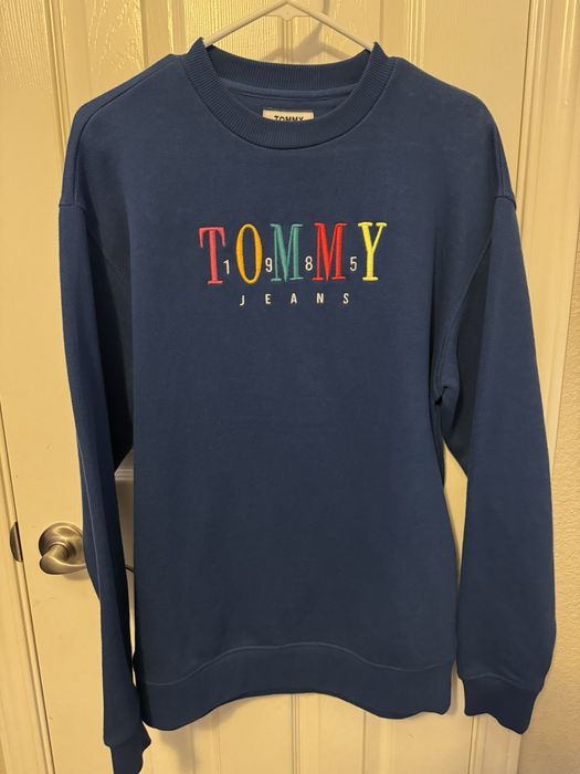 Vintage tommy jeans outlet sweater