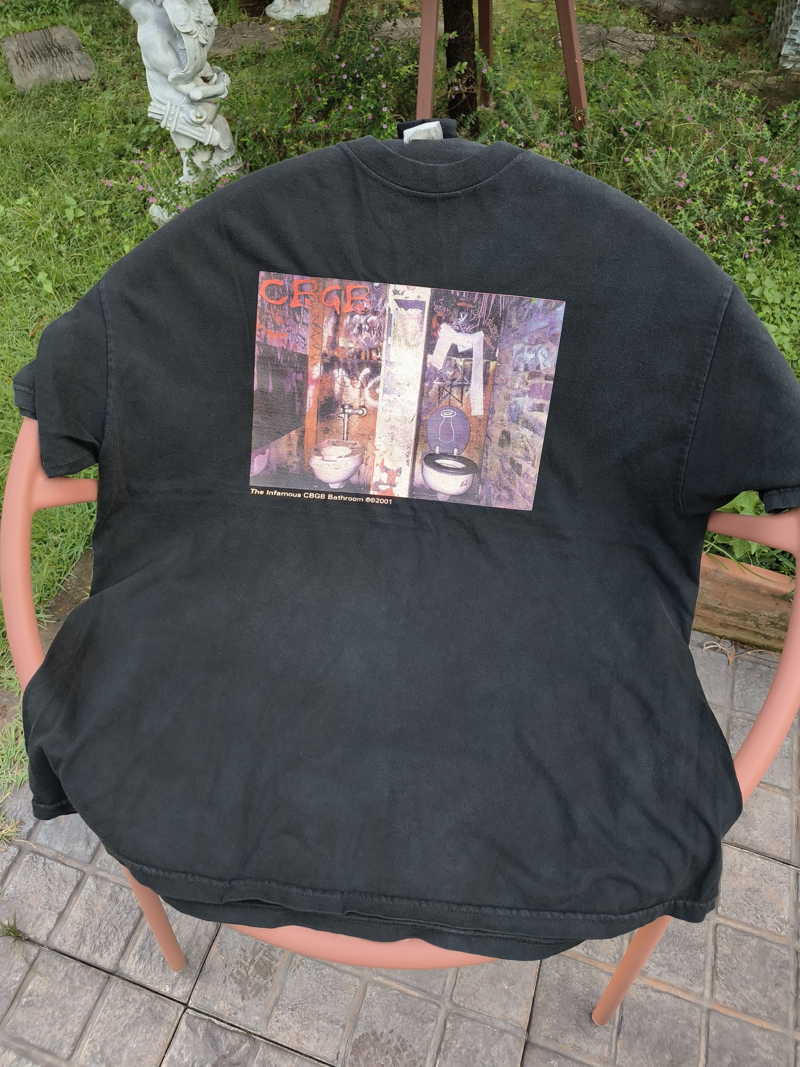 Other Vintage 2001 CBGB "Bathroom" shirt Size US XL / EU 56 / 4 - 2 Thumbnail