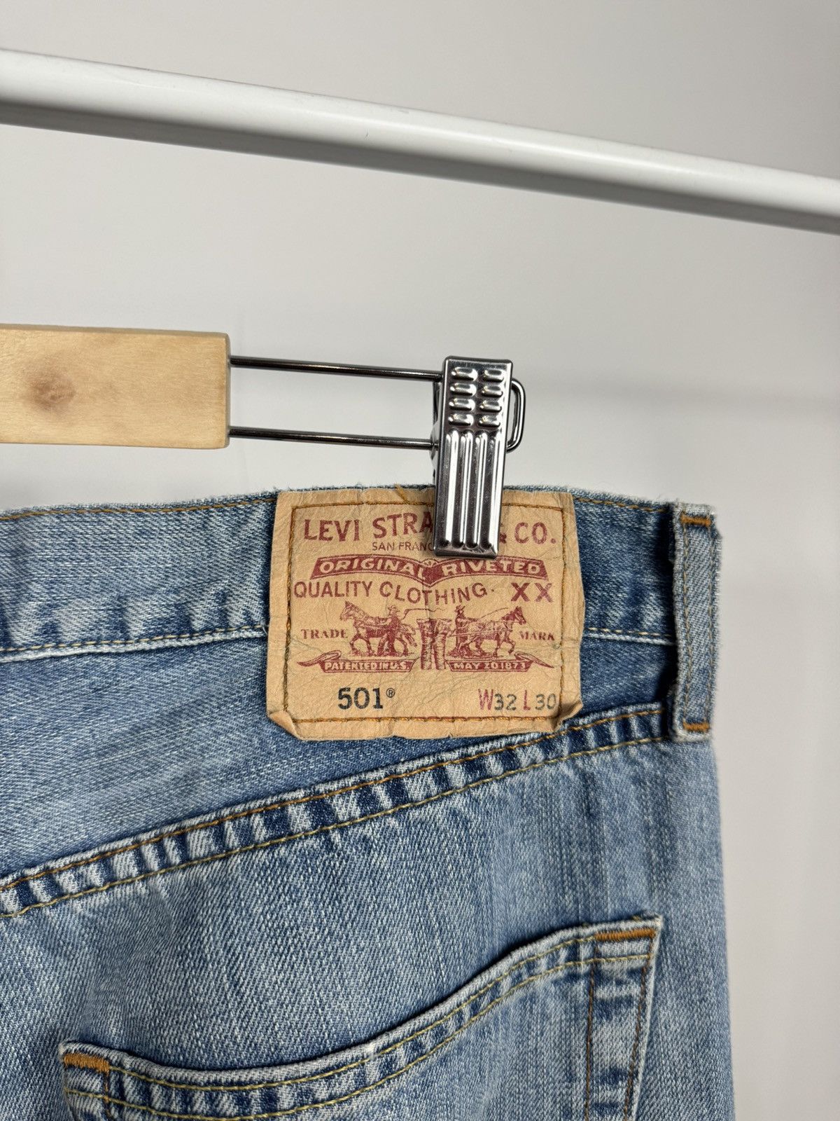 Levi's Vintage Levi’s 501 Straight Leg Jeans Light Wash Denim W32 Size US 32 / EU 48 - 8 Thumbnail