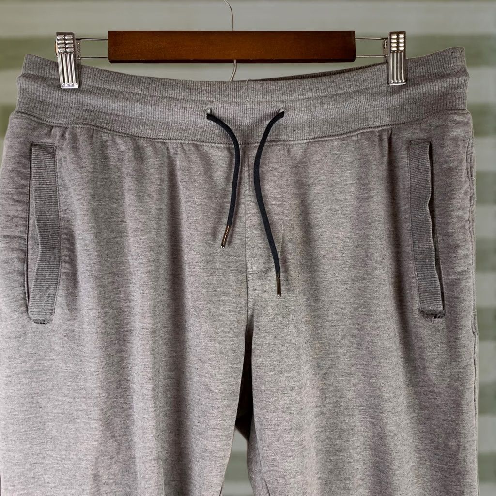 Vintage Zella Jogger Pants Mens Medium Gray Cotton Blend Fleece Athletic Tapered Cuffed Pockets Zip Back Pocket Casual Activewear Sweatpants Grey Size US 31 - 1 Thumbnail