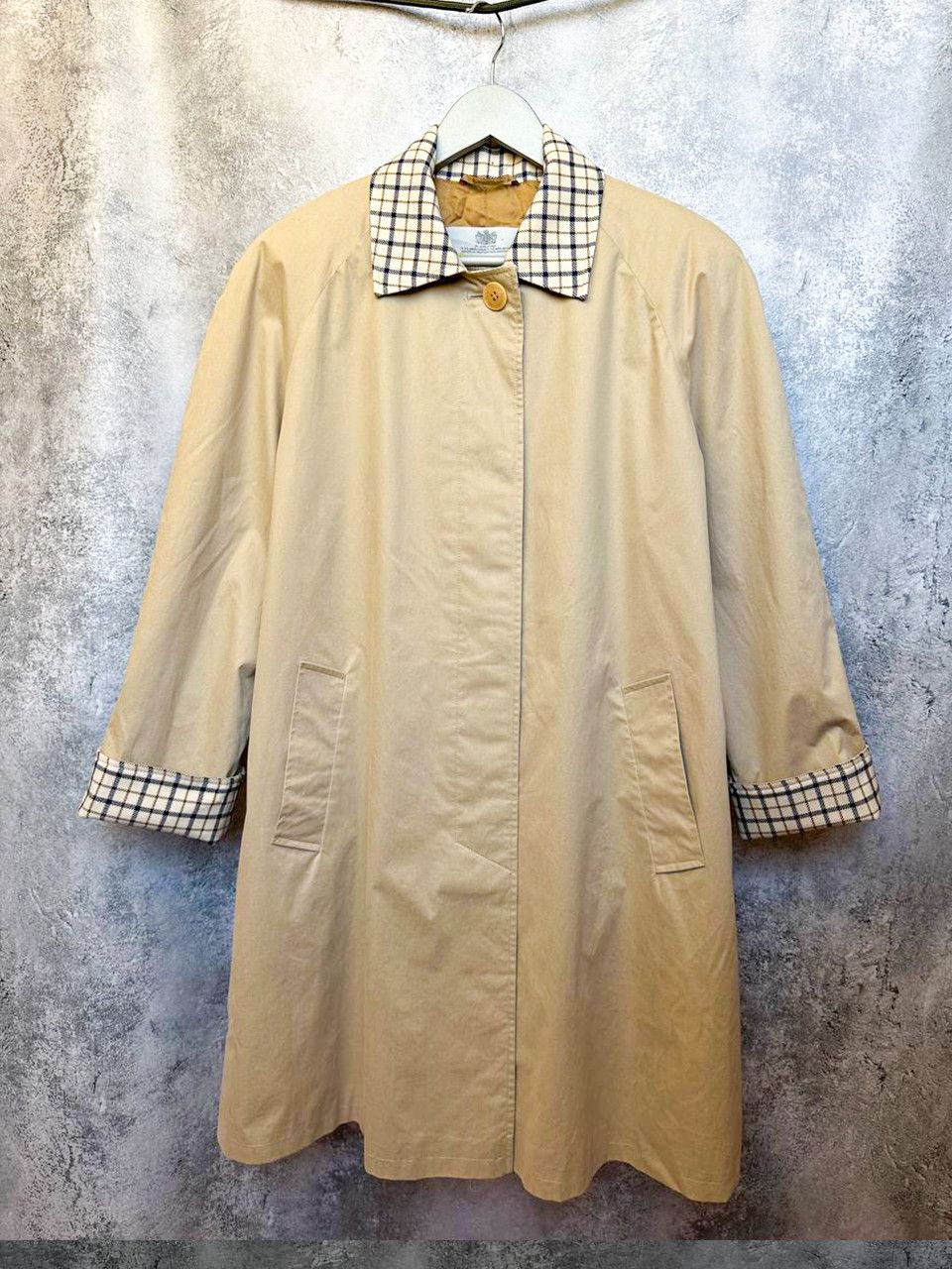 Aquascutum Aquascutum of London Trench Coat Vintage Beige Check Lining Size US L / EU 52-54 / 3 - 1 Thumbnail