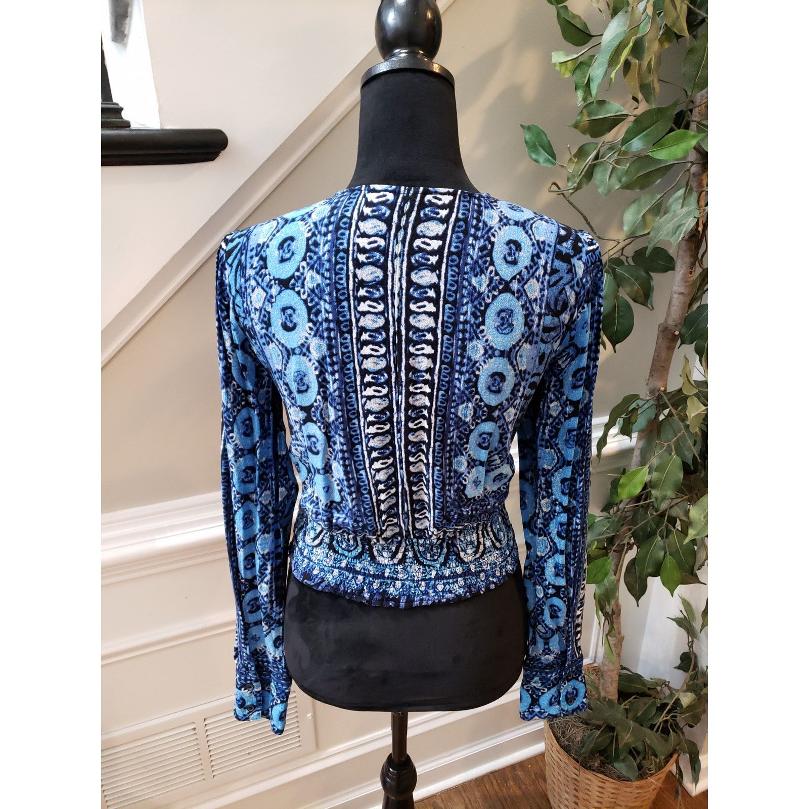 Free People Free People Blouse Women XS Blue Boho Paisley Long Sleeve Size XS / US 0-2 / IT 36-38 - 7 Thumbnail