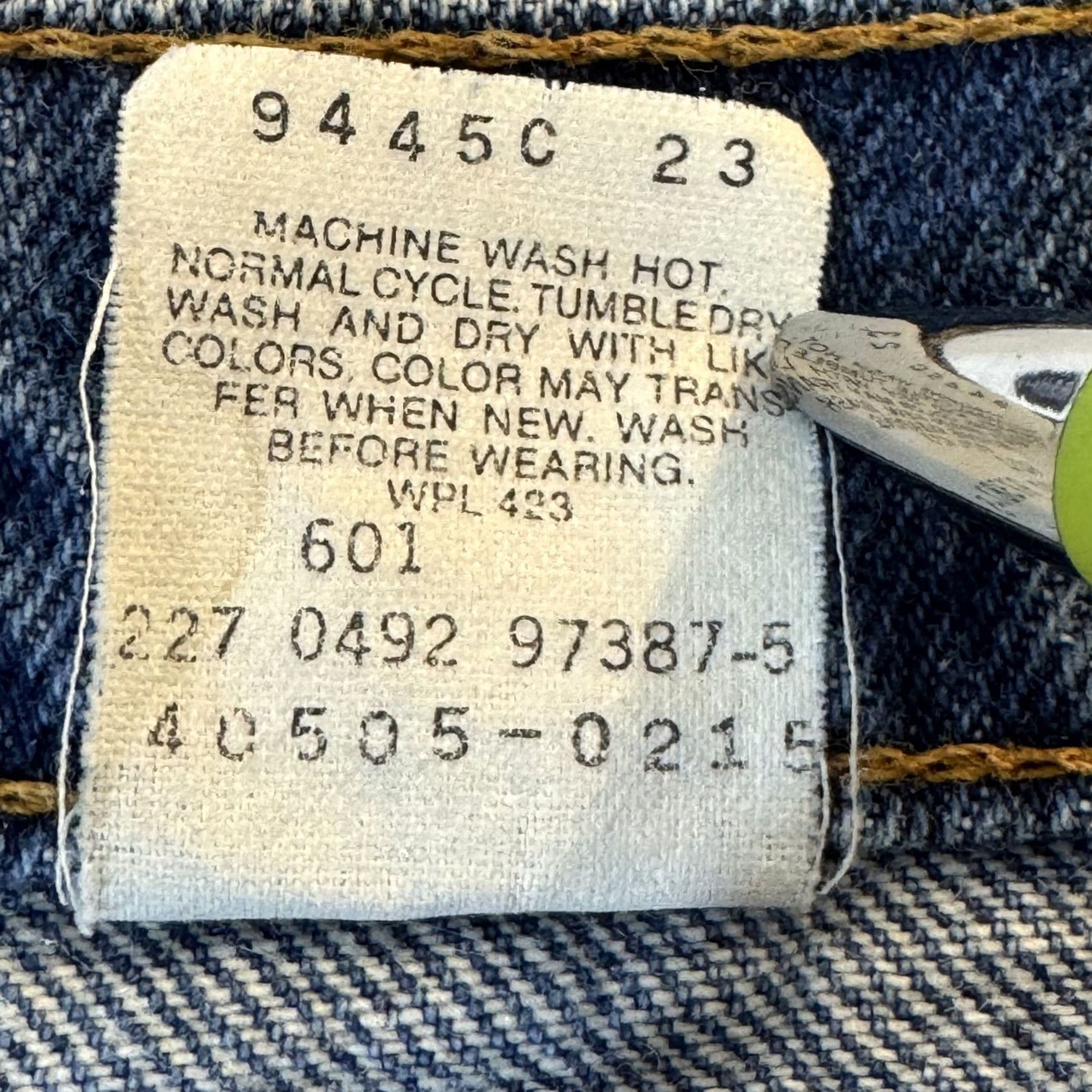 Levi's VINTAGE Levi's 505 Jeans Mens 42x30 Blue Denim Medium Wash 90s Relaxed Fit Regular 5-Pocket Zipper Fly Mens Jeans Size US 42 / EU 58 - 6 Thumbnail