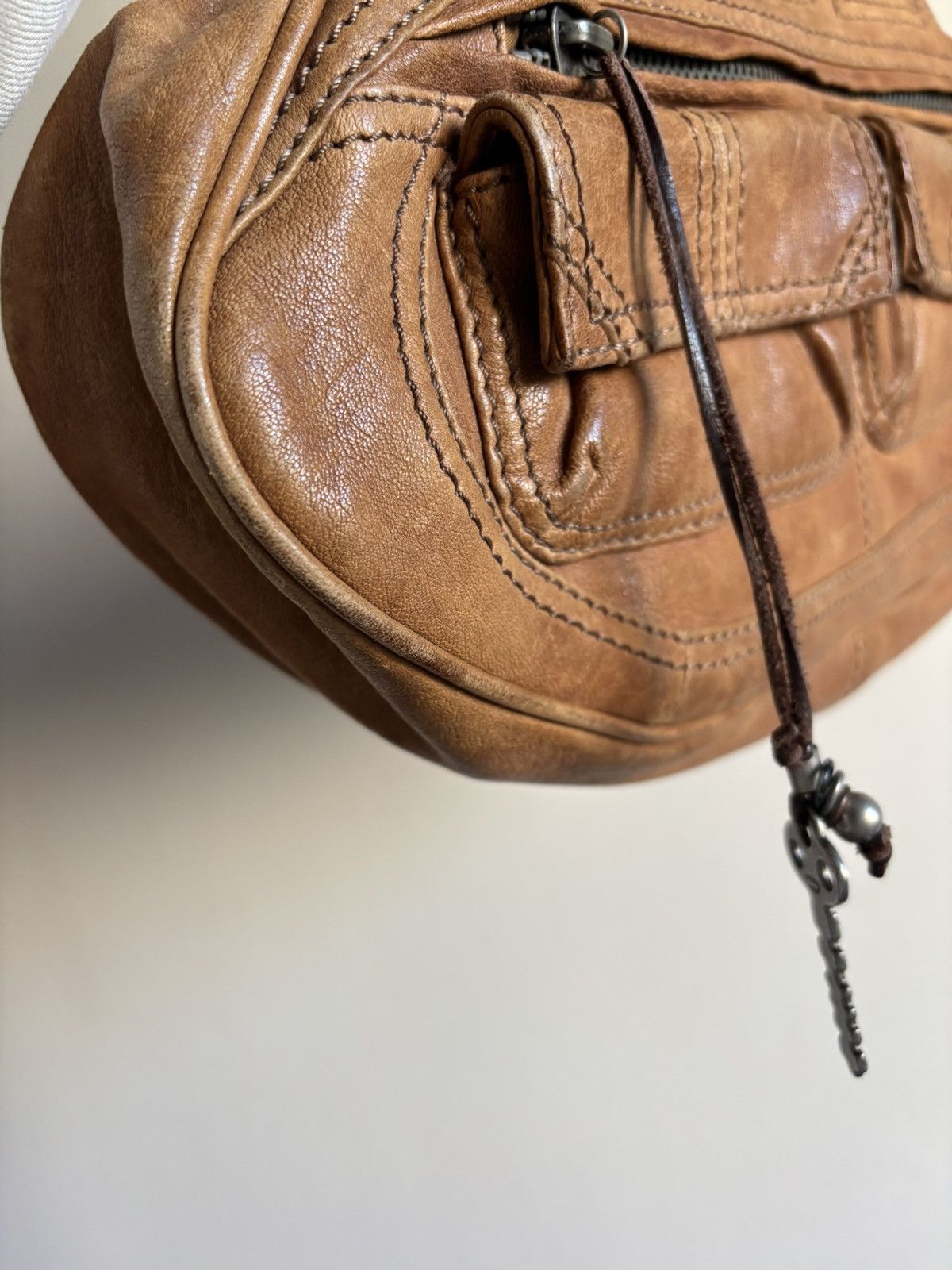 Diesel Vintage Diesel Genuine Leather Shoulder Bag Y2K rare Size ONE SIZE - 14 Thumbnail