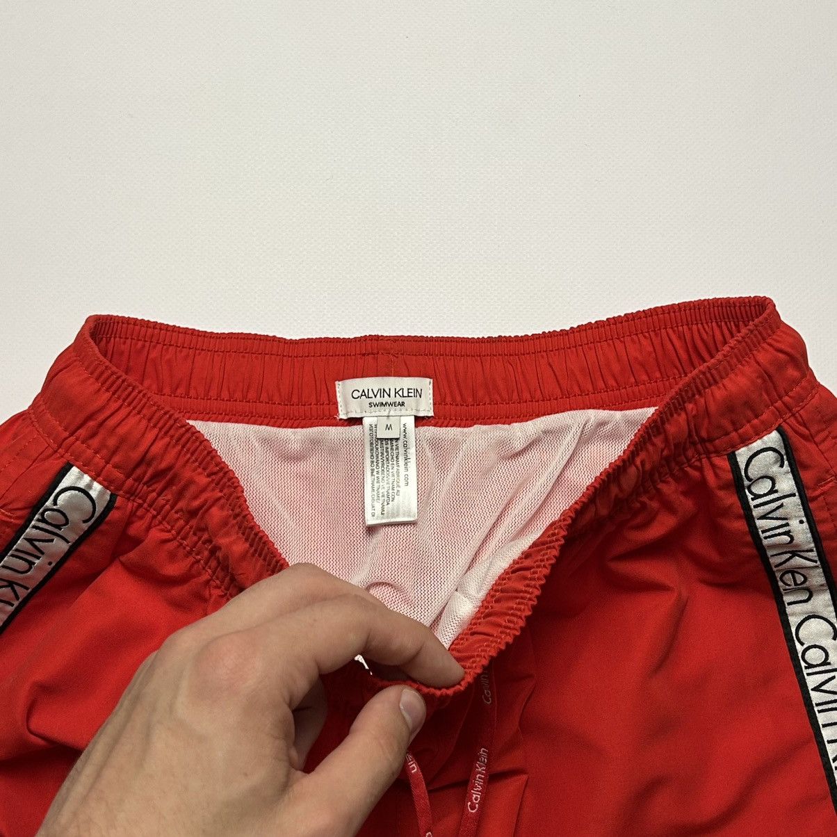 Calvin Klein Calvin Klein Medium Swim Trunks Red Board Shorts Size US 32 / EU 48 - 6 Thumbnail