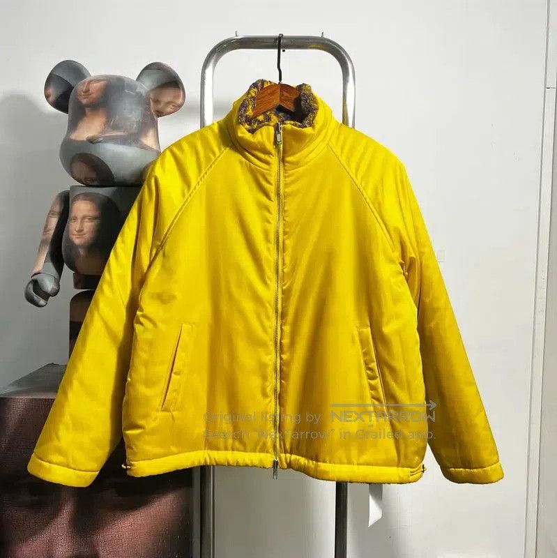Burberry Burberry Yellow and Purple Jacket for Men. Size US M / EU 48-50 / 2 - 2 Thumbnail