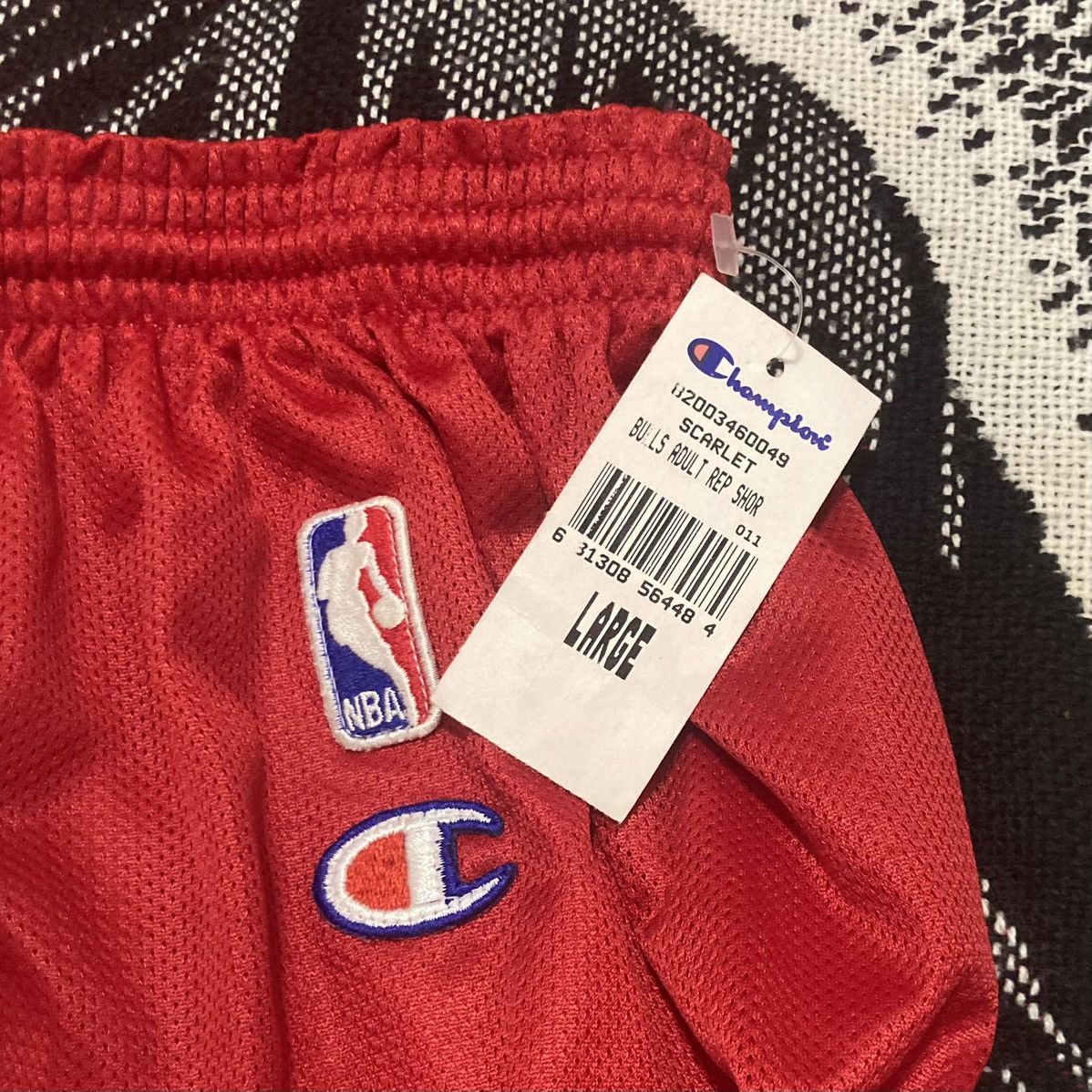 Champion × NBA × Vintage Vintage 90s || Chicago Bulls || NBA Shorts || Champion Size US 34 / EU 50 - 3 Thumbnail