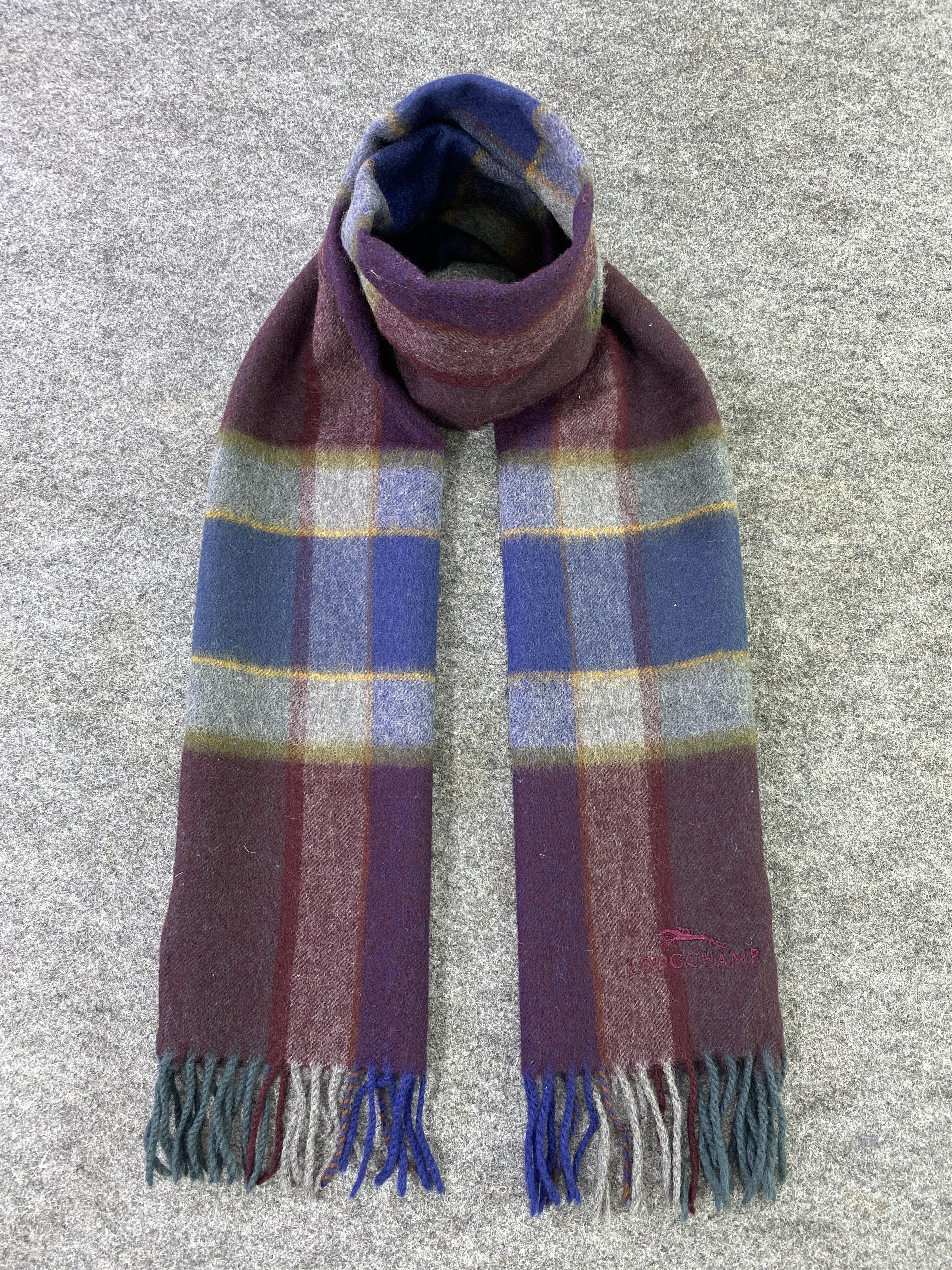 Longchamp Scarf / Muffler / Neckwear -T614