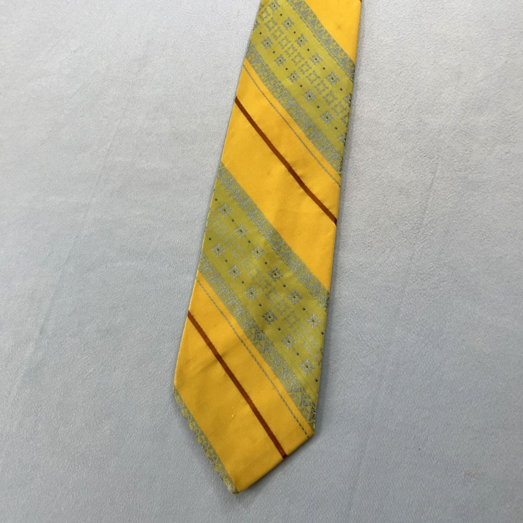 Vintage VTG Trevira Cornel Swing Tie Southwest Rockabilly Stripe Yellow Green 4x57 Capsule Necktie Mens Size ONE SIZE - 4 Thumbnail