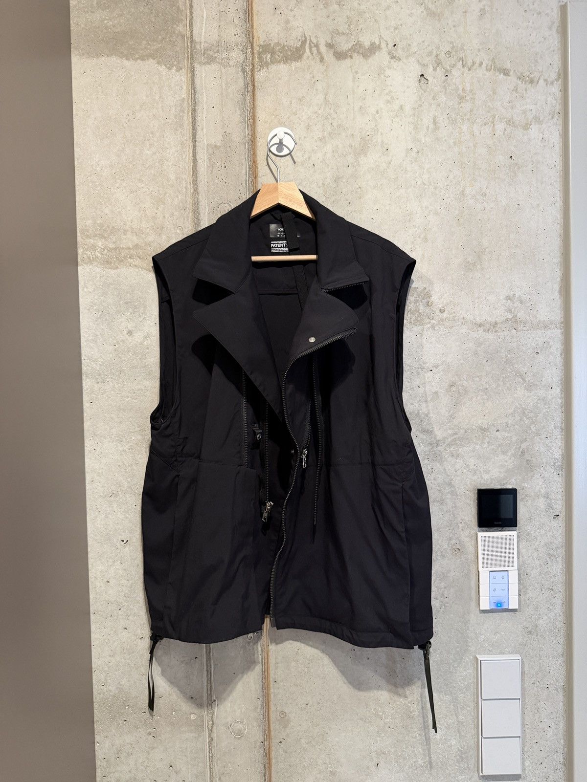 Acronym V68-M Vest Size US L / EU 52-54 / 3 - 1 Thumbnail