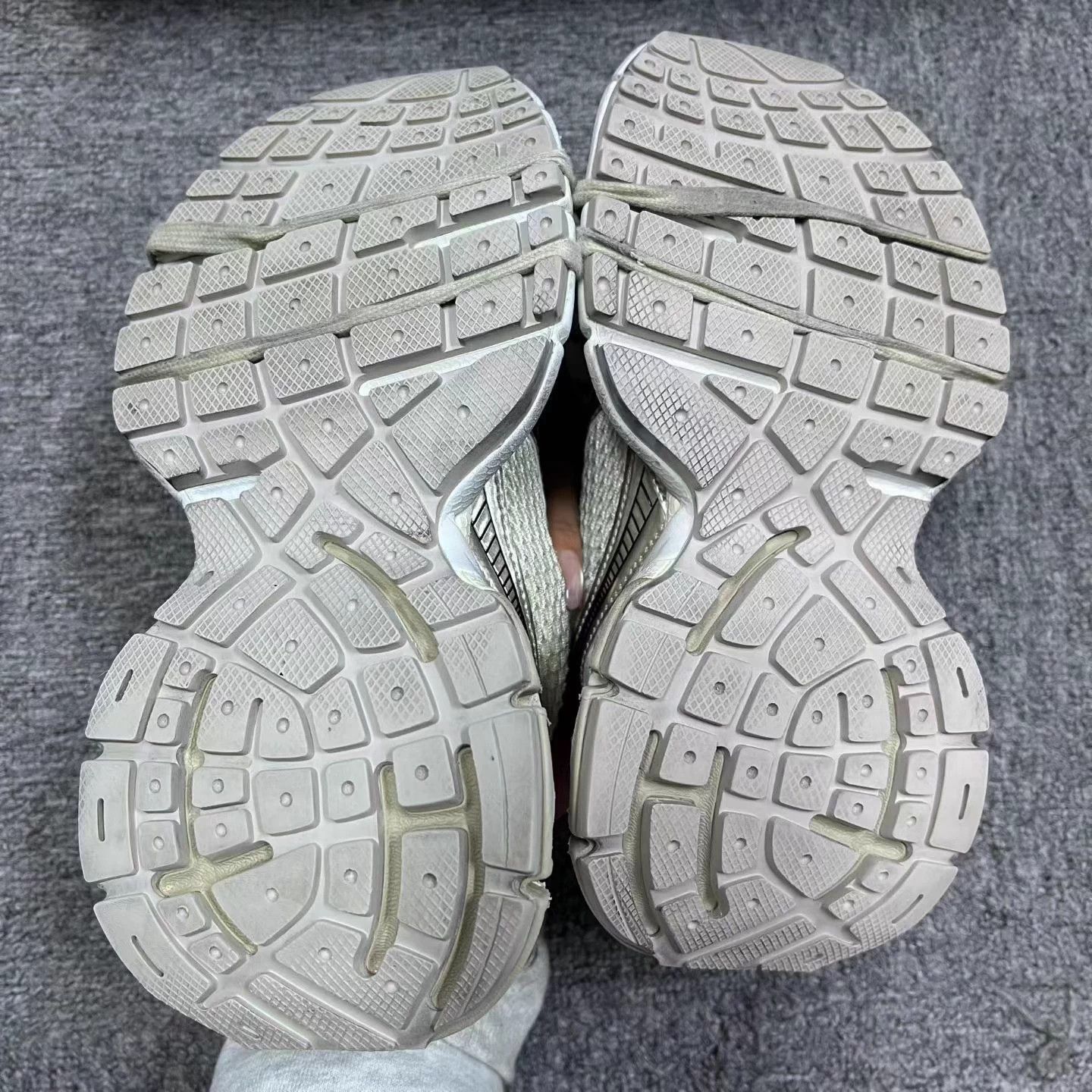 Balenciaga Balenciaga Champagne Mesh Leather Low-Top Dad Sneakers 34 Size US 4 / IT 34 - 6 Thumbnail