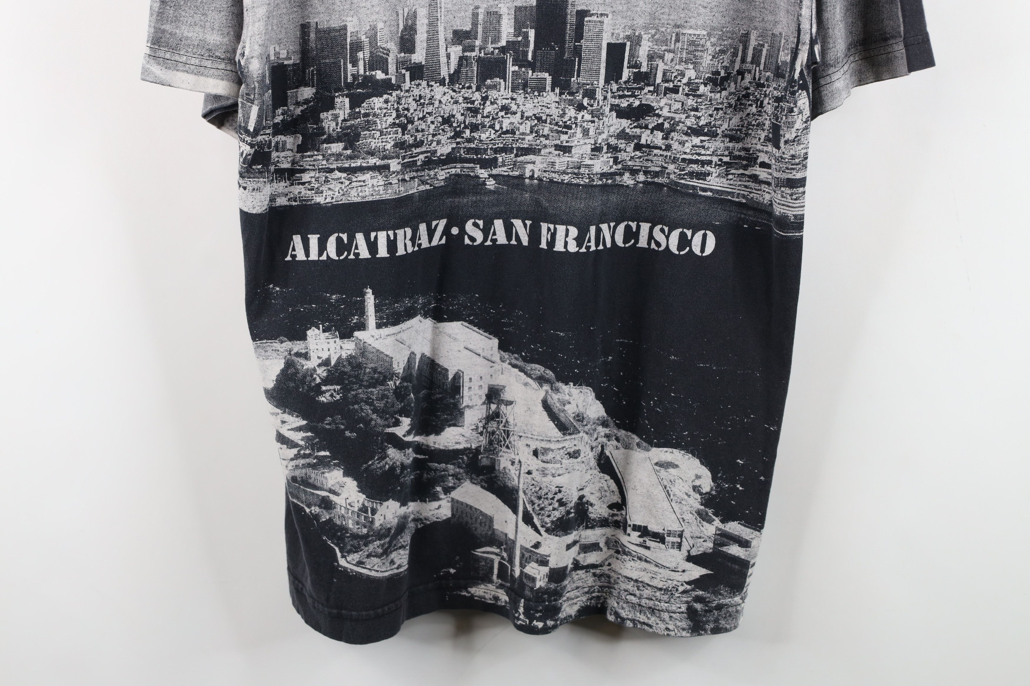 Vintage Vintage 90s Y2K The Rock Alcatraz Island Prison T-Shirt Size US M / EU 48-50 / 2 - 14 Thumbnail