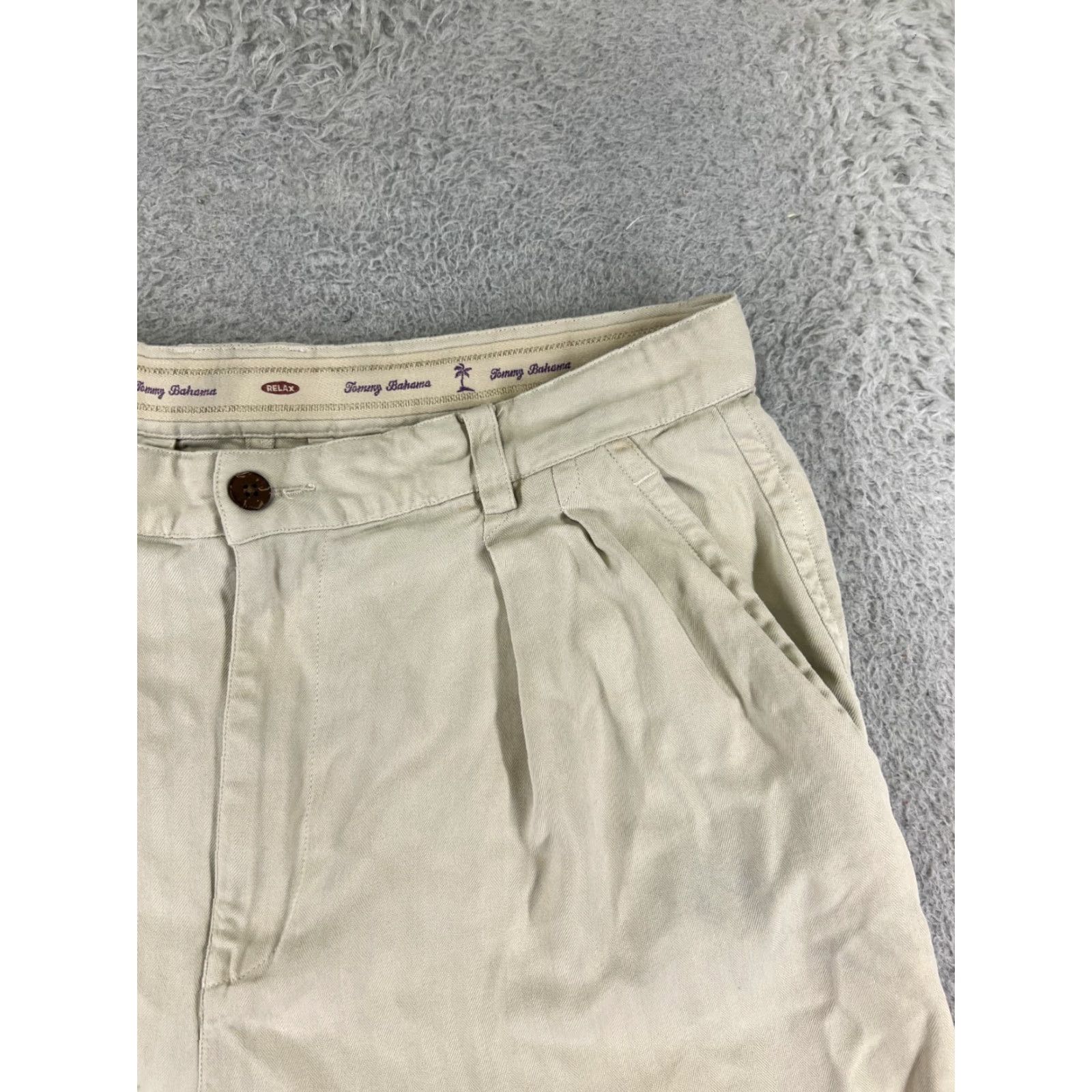 Tommy Bahama Tommy Bahama Shorts Men 36 Beige Cotton Silk Pleated Bermuda Quick Dry Golf Beach Resort Size US 36 / EU 52 - 5 Thumbnail