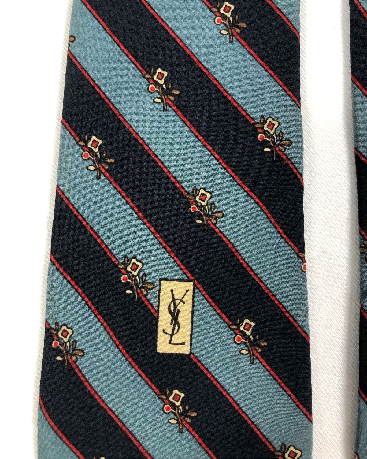 Yves Saint Laurent Rare Vintage Yves Saint Laurent YSL Silk Tie Made in Italy Size ONE SIZE - 4 Thumbnail