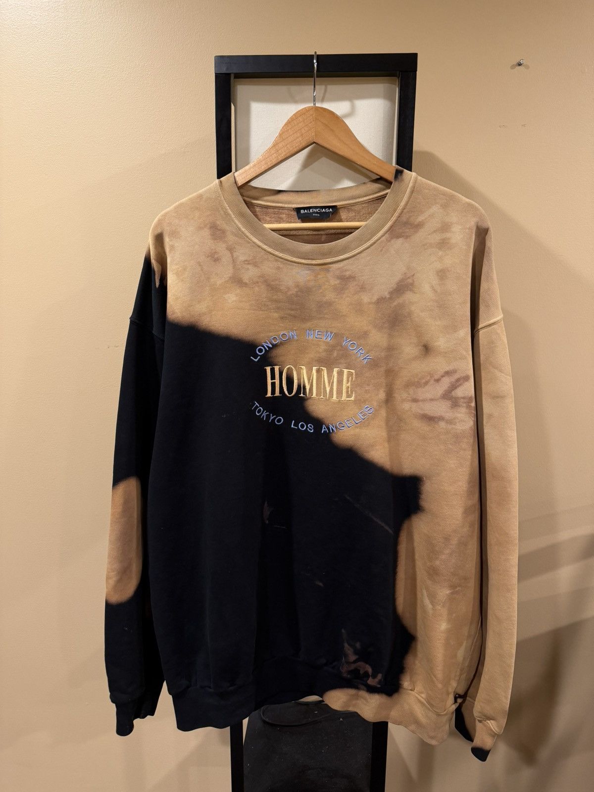 Balenciaga Balenciaga Homme City Bleached / Black Crewneck Sweatshirt Size US L / EU 52-54 / 3 - 17 Thumbnail