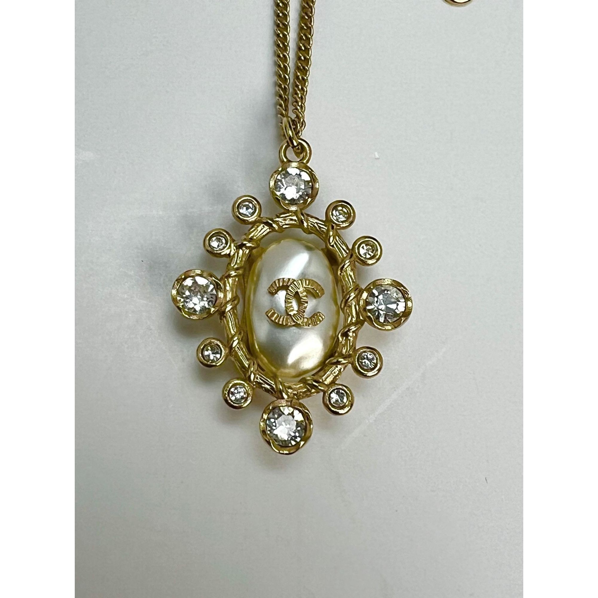 Chanel Chanel Crystal CC Necklace Gold Pearly Fashion Jewelry Size ONE SIZE - 1 Thumbnail