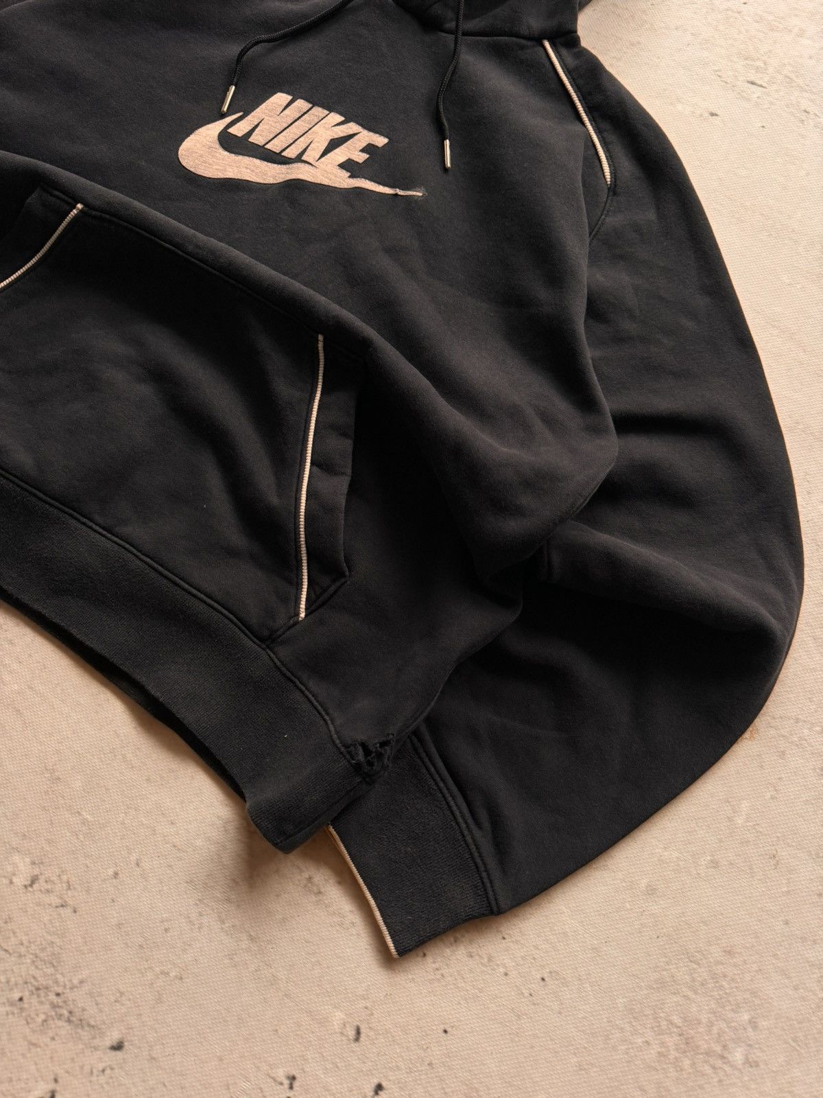 Nike × Vintage NIKE VINTAGE CENTER LOGO OVERSIZE BOXY HOODIE Size US L / EU 52-54 / 3 - 3 Thumbnail