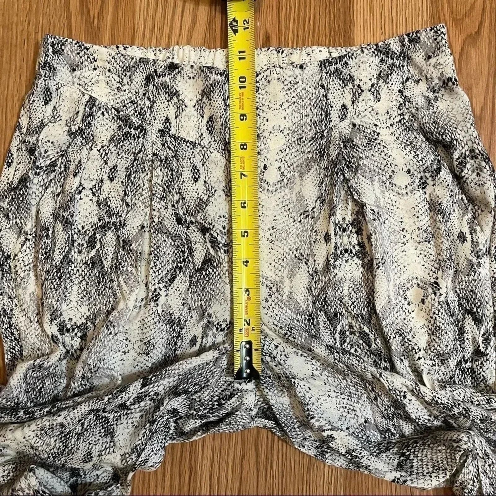 Other Miss Selfridge Pleated Soft Pants Snake Skin Women’s Size 6 Size 28" / US 6 / IT 42 - 7 Thumbnail