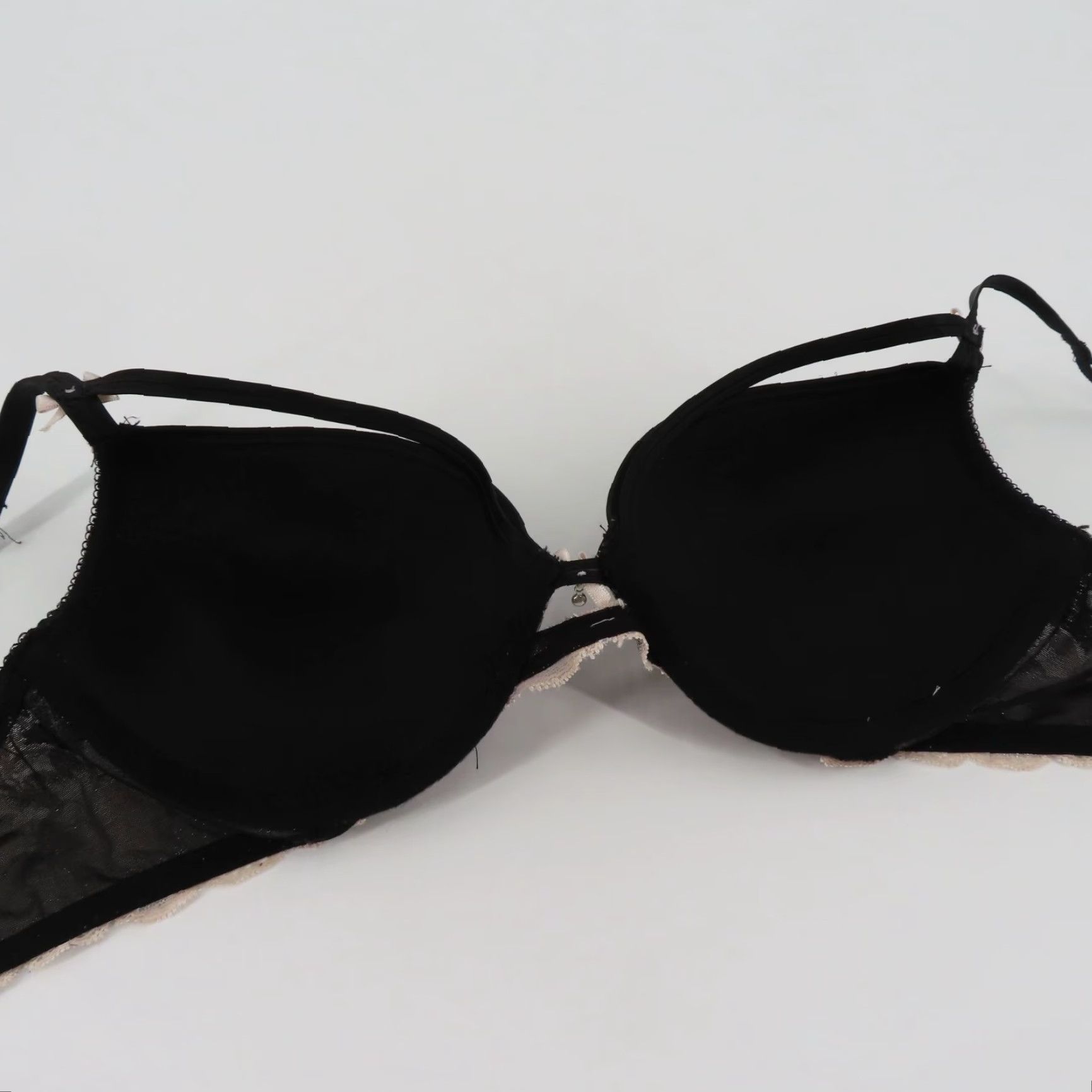 Victoria's Secret **Victoria's Secret 34C Dream Angels Push Up Bra Black Underwire** User: Victoria's Secret 34C Dream Angels Push Up Bra Black Underwire Size ONE SIZE - 7 Thumbnail