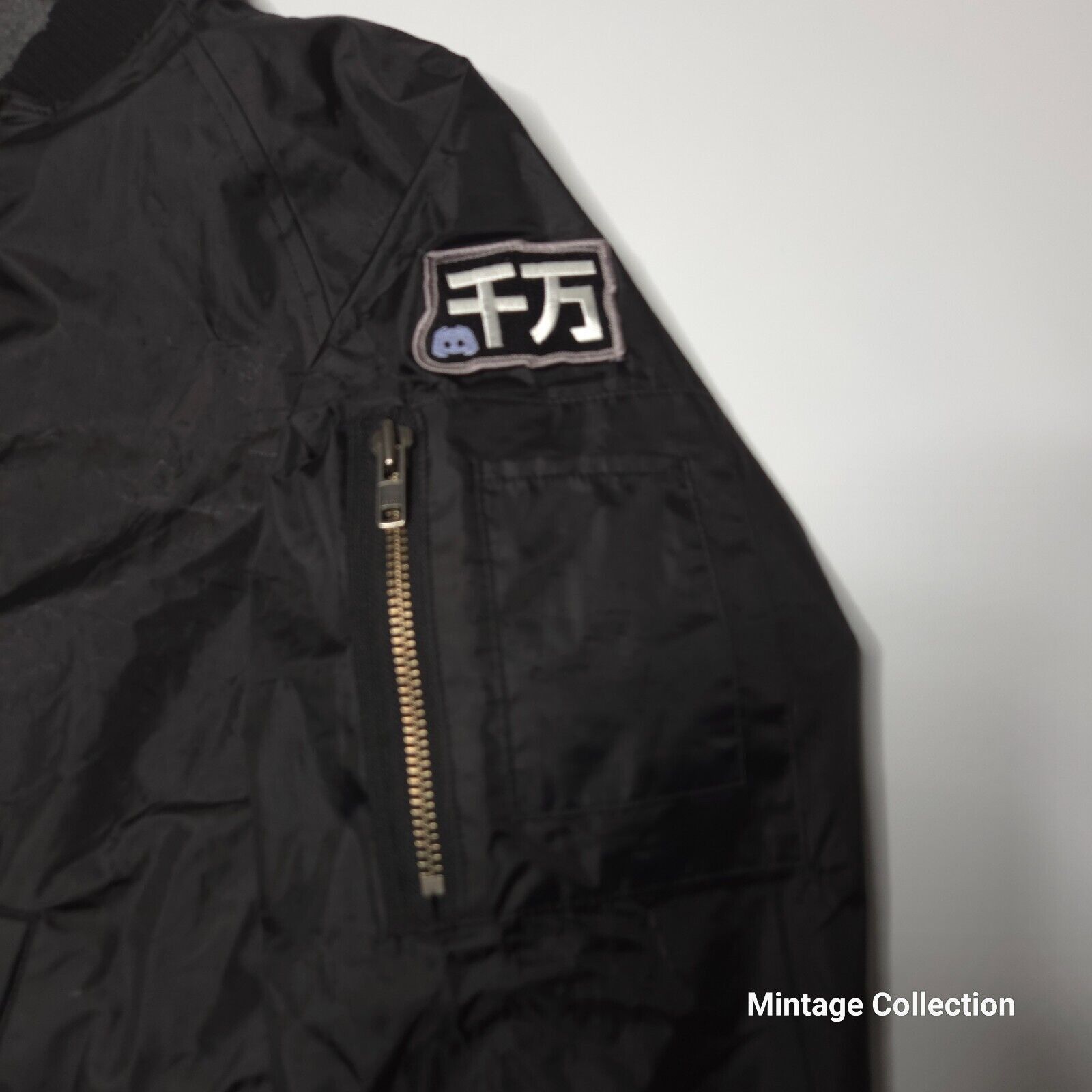 Other DISCORD 10 MILLION USERS MEMBERS JAPANESE BOMBER JACKET M Size US M / EU 48-50 / 2 - 3 Thumbnail