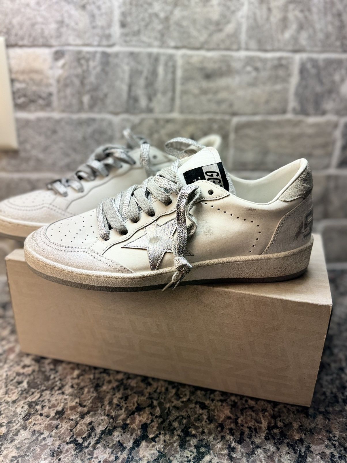 Golden Goose Golden Goose Limited Edition Around the World Size US 8 / IT 38 - 2 Thumbnail
