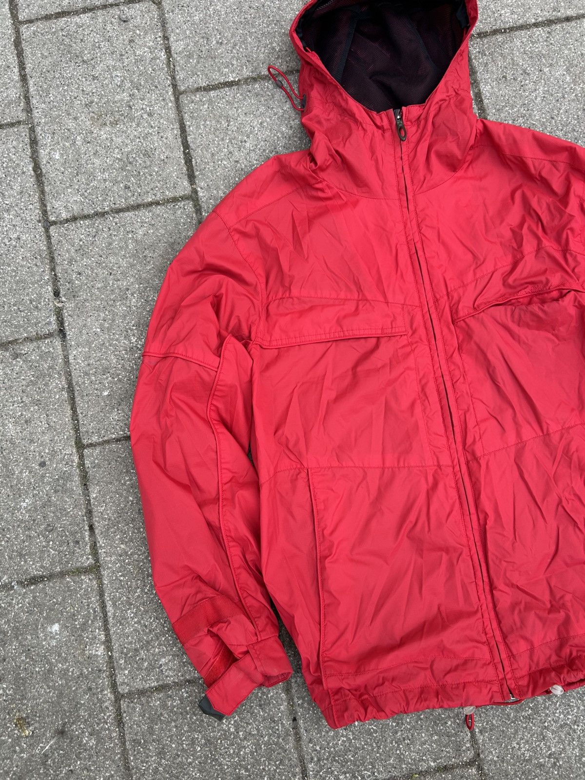 Oakley Oakley Vintage red Hooded Windbreaker Jacket with big Logo Size US S / EU 44-46 / 1 - 2 Thumbnail