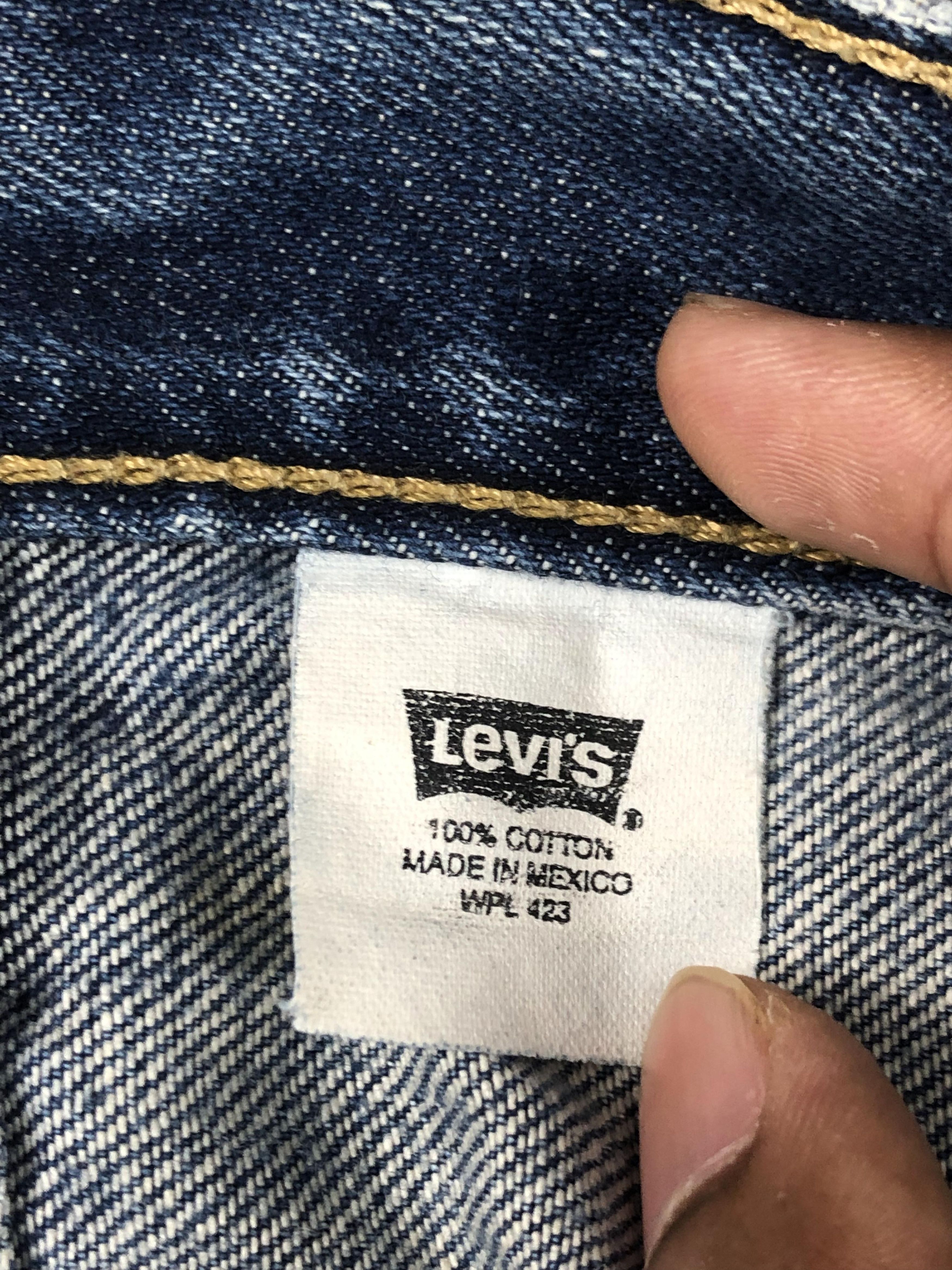 Vintage 90s Levis 501 Faded Blue Jeans DP2221