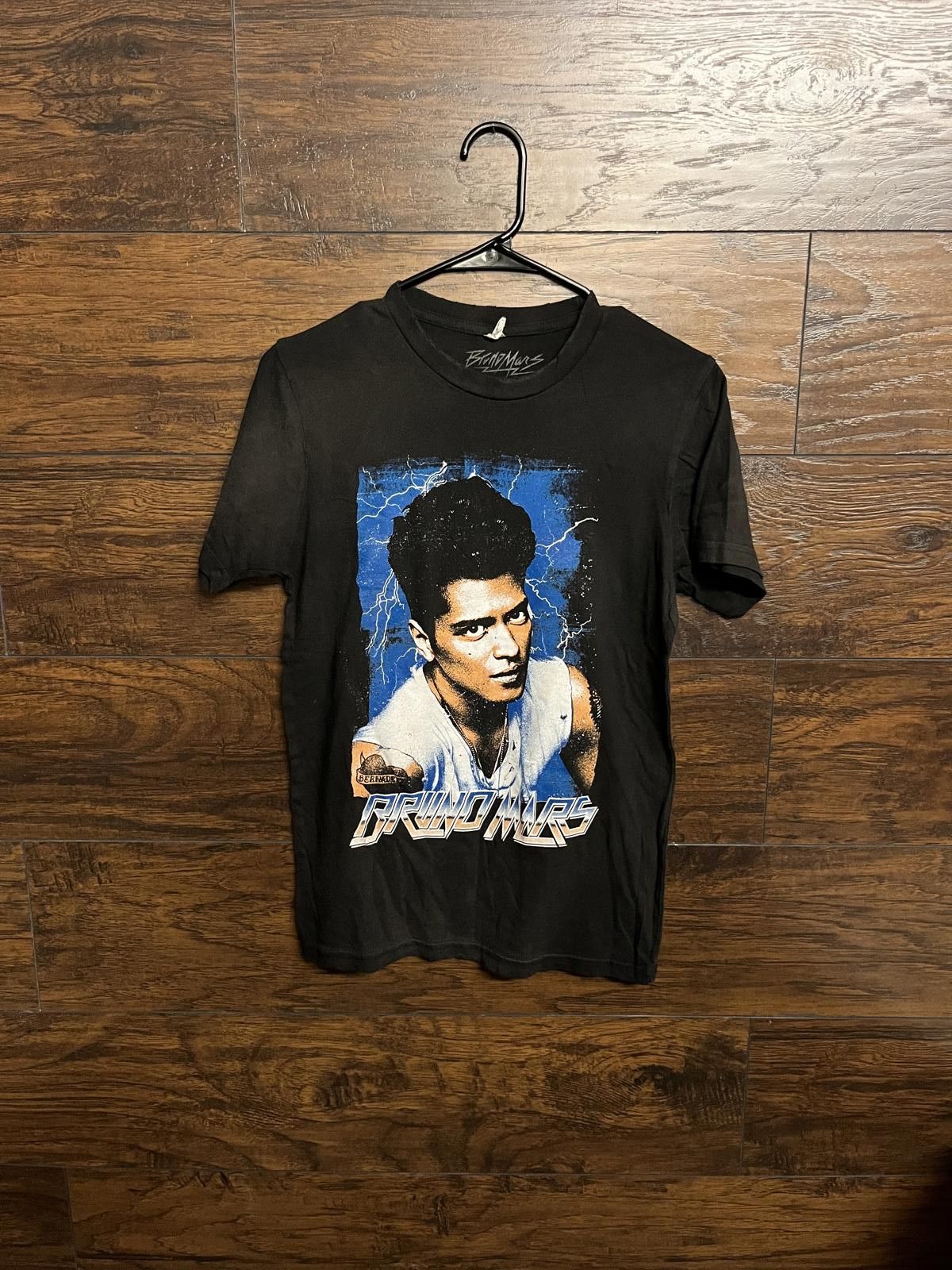Designer Bruno Mars T-shirt Jungle Tour - Lightning Tee - S Size US S / EU 44-46 / 1 - 1 Thumbnail