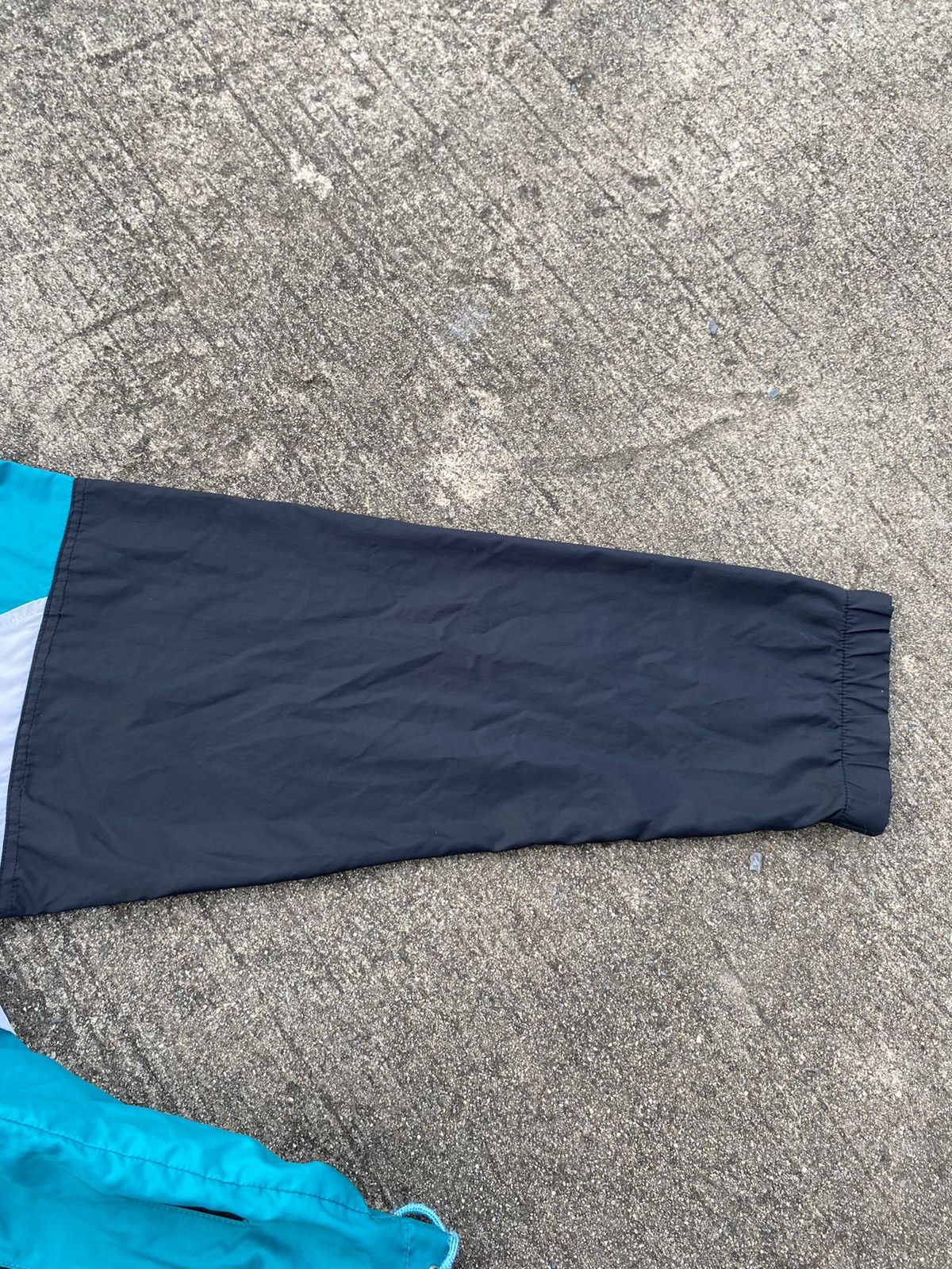Nike Vintage 90s Nike Swoosh Windbreaker Jacket Size US L / EU 52-54 / 3 - 8 Thumbnail