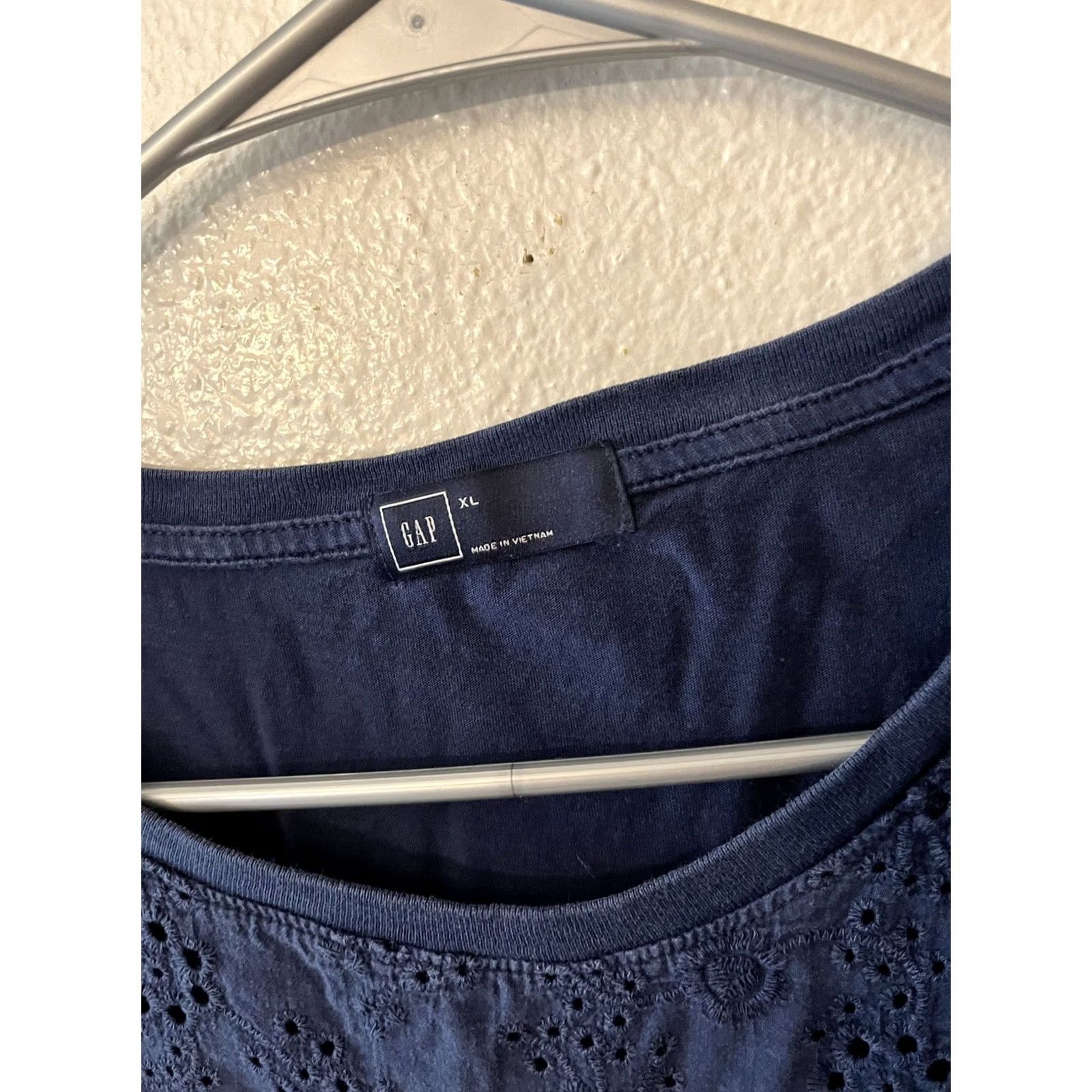 Gap Gap Eyelet Lace Detail Women’s Top T-Shirt XL Navy Blue Ladies Regular Size XL Blue Lace Details 90s | Gap Womens shirts Size XL / US 12-14 / IT 48-50 - 3 Thumbnail